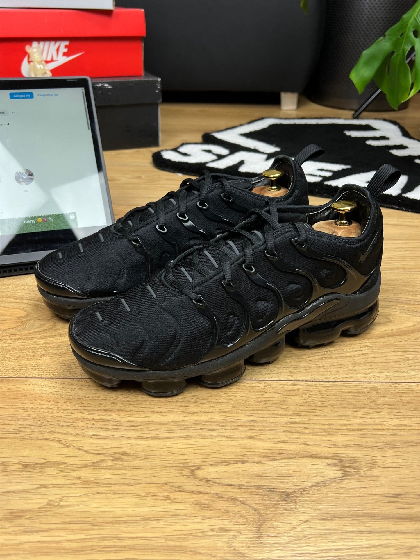 Nike Air Vapormax Plus (42.5)