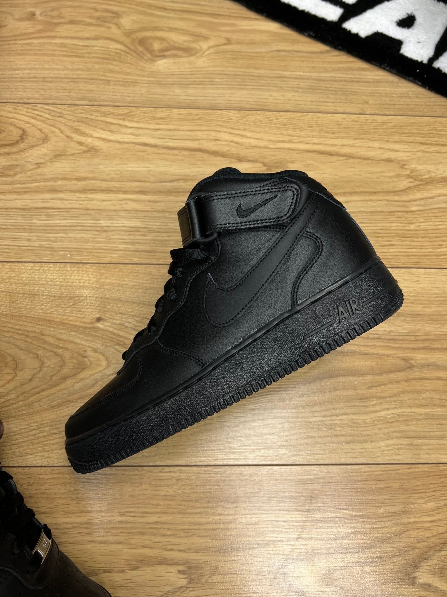 Nike Air Force 1 Mid (42.5)