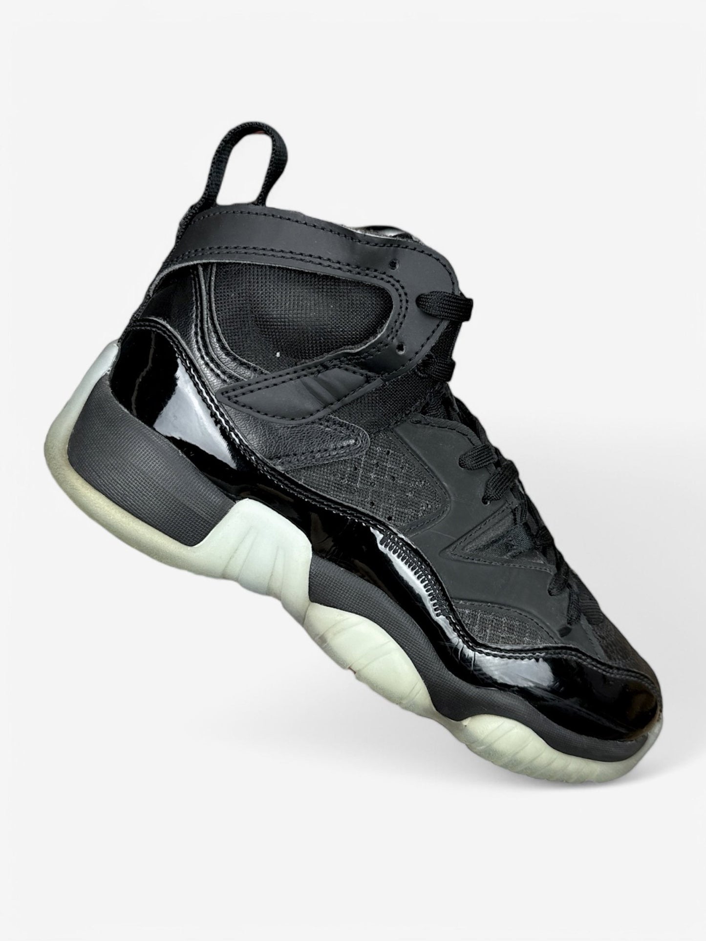 Nike Air Jordan Jumpman Two Trey (39)