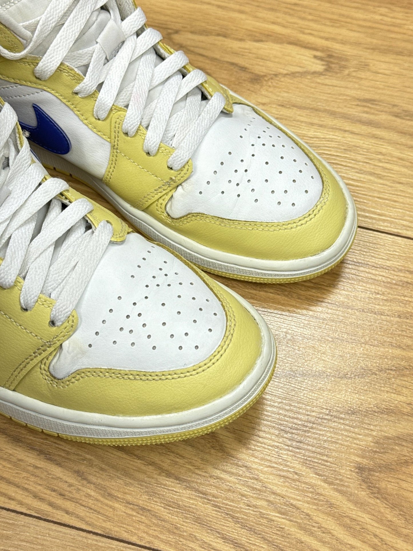 Nike Air Jordan 1 Mid (40.5)