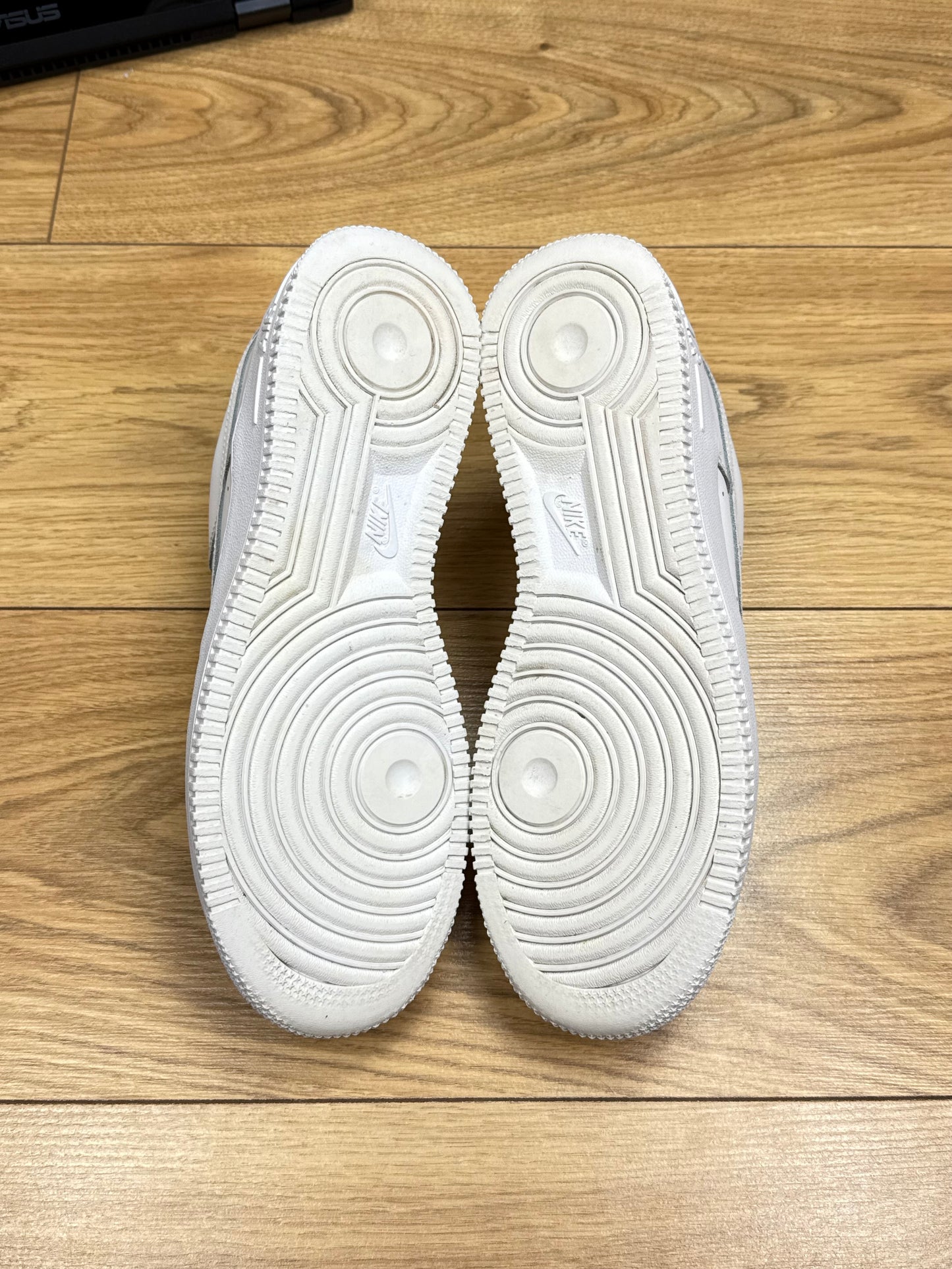 Nike Air Force 1 Low (40)