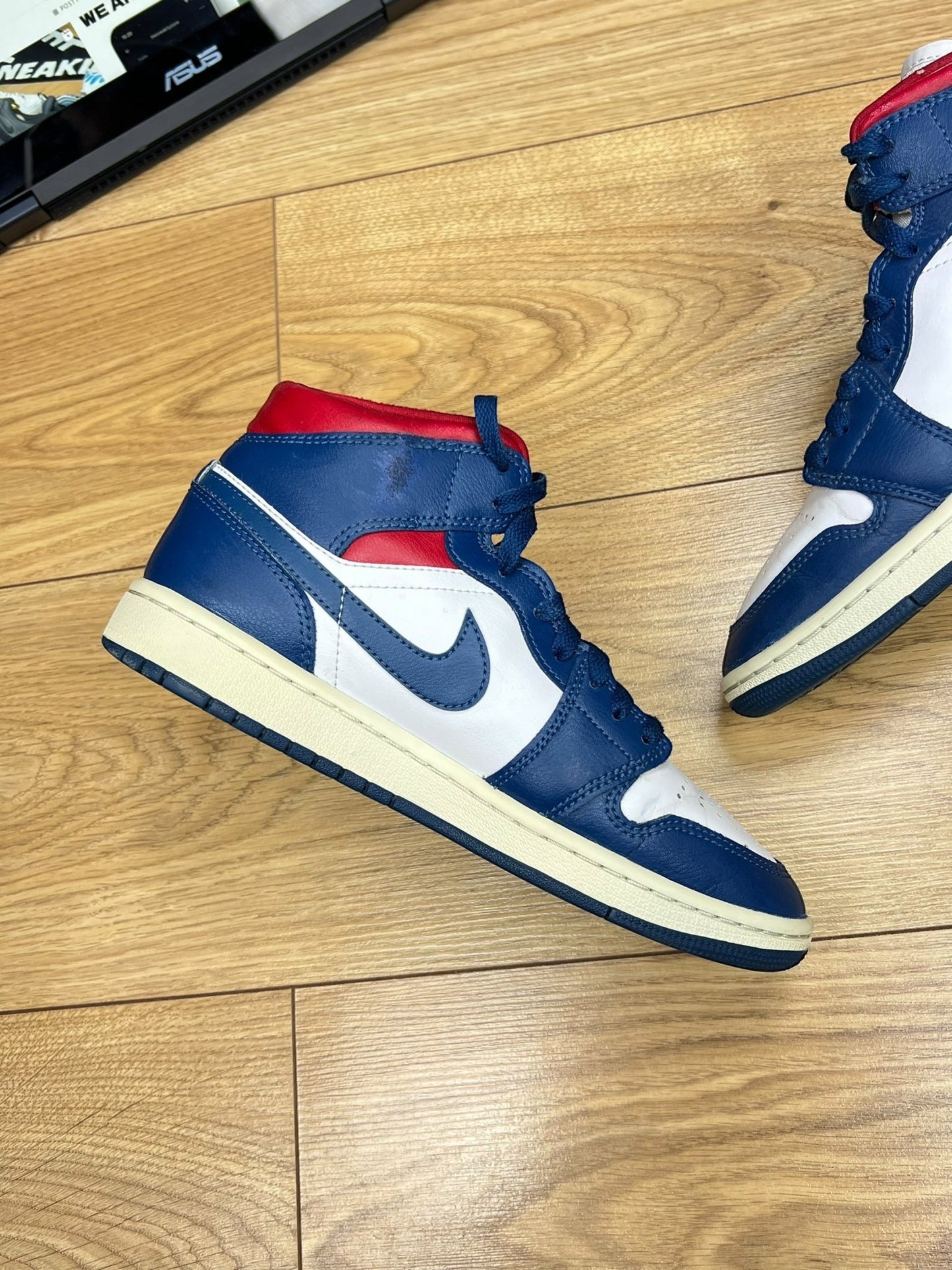 Nike Air Jordan 1 Mid (38.5)