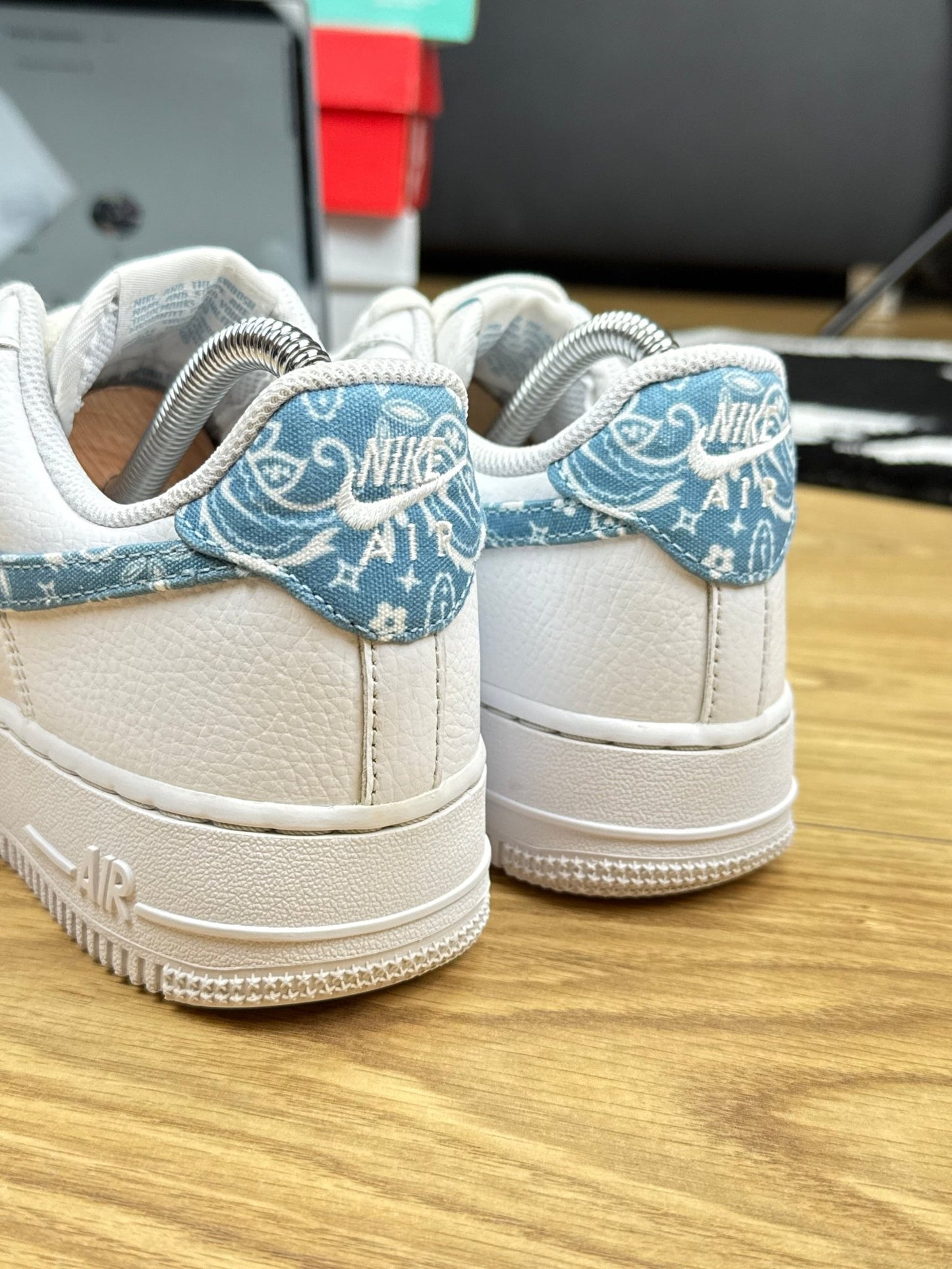 Nike Air Force 1 Low (38.5)