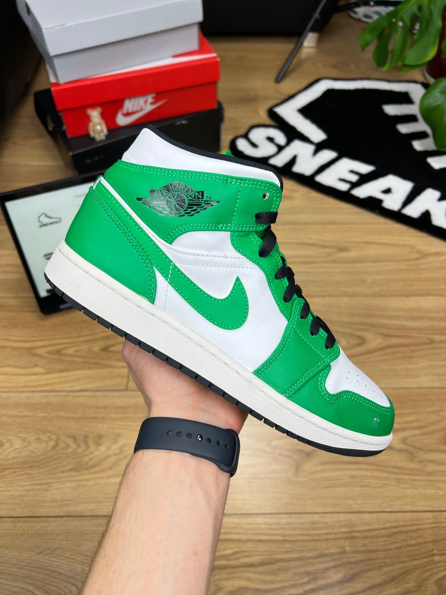 Nike Air Jordan 1 Mid (44)