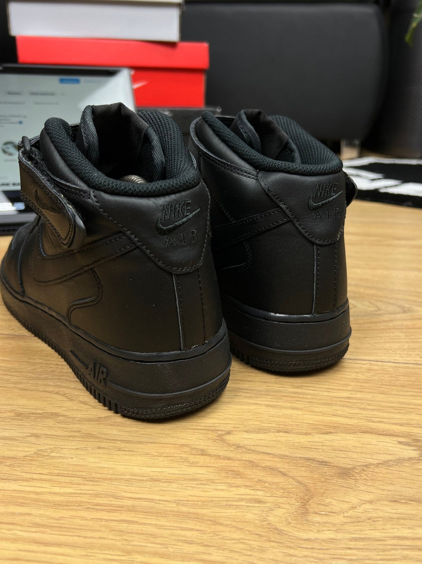 Nike Air Force 1 Mid (42.5)