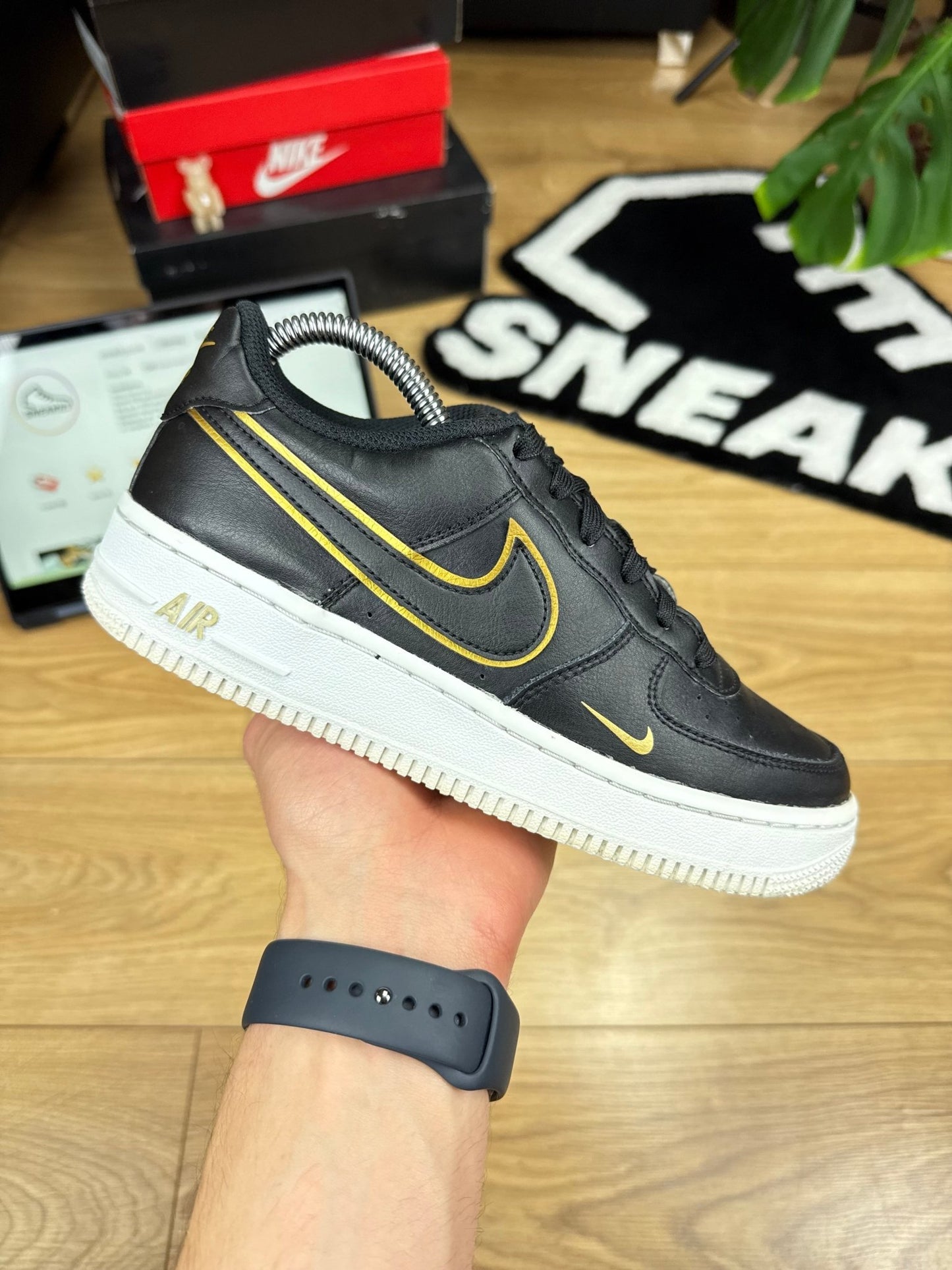 Nike Air Force 1 Low (37.5)