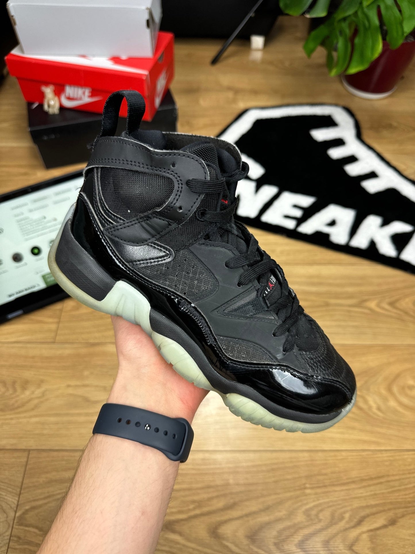 Nike Air Jordan Jumpman Two Trey (39)