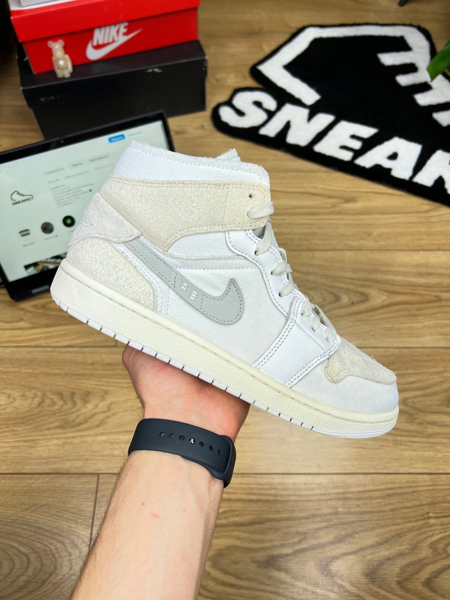 Nike Air Jordan 1 Mid (43)