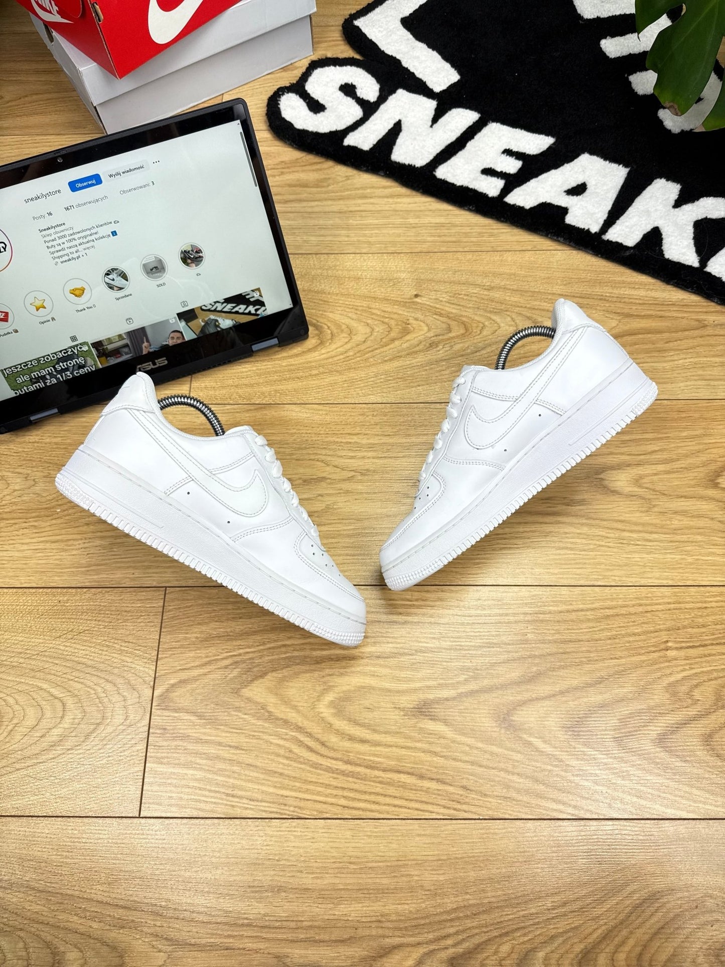 Nike Air Force 1 Low (40)
