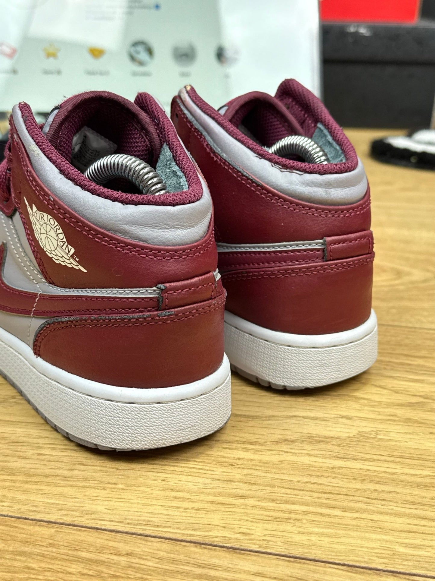 Nike Air Jordan 1 Mid (36.5)