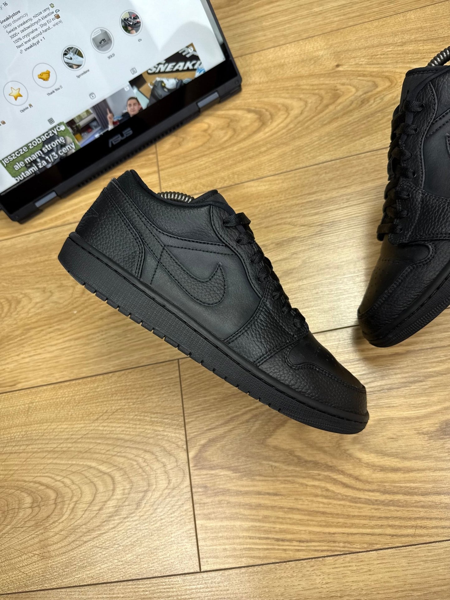 Nike Air Jordan 1 Low (42.5)