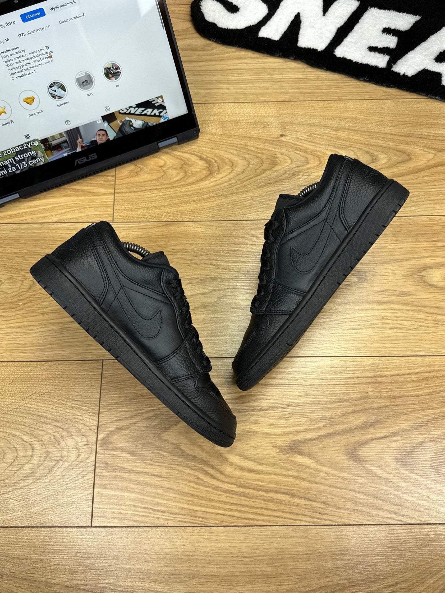 Nike Air Jordan 1 Low (42.5)