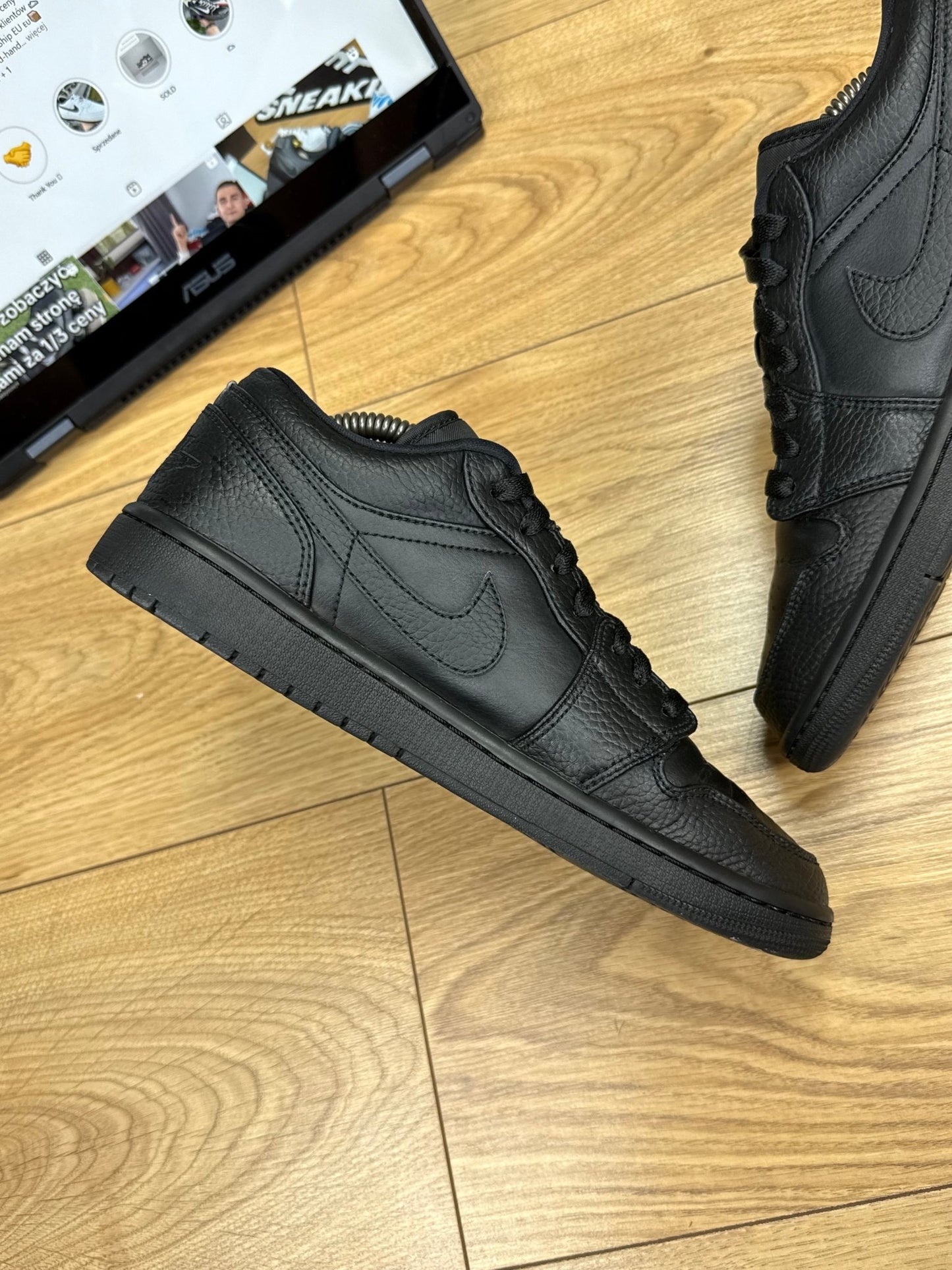 Nike Air Jordan 1 Low (42.5)