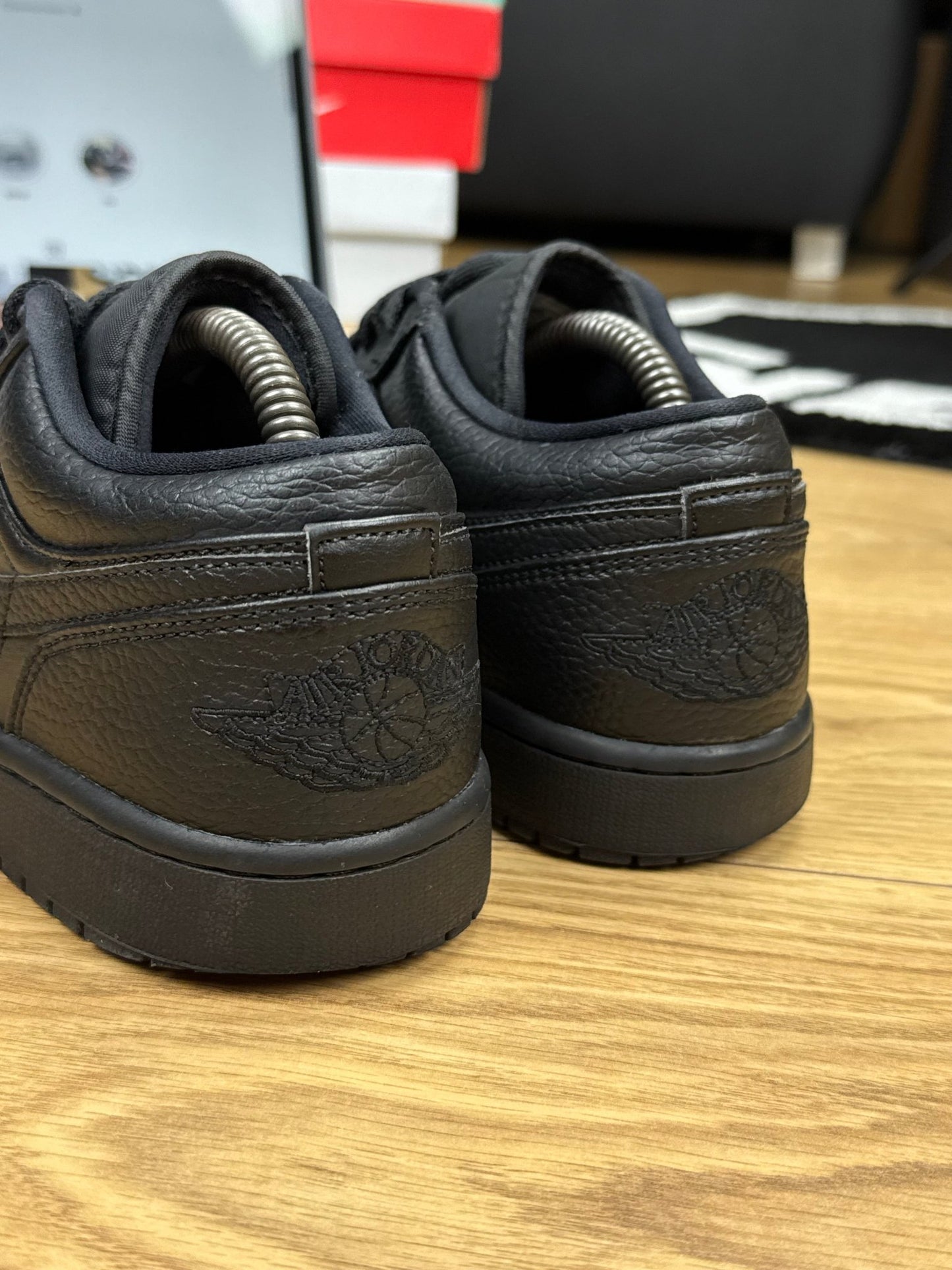 Nike Air Jordan 1 Low (42.5)