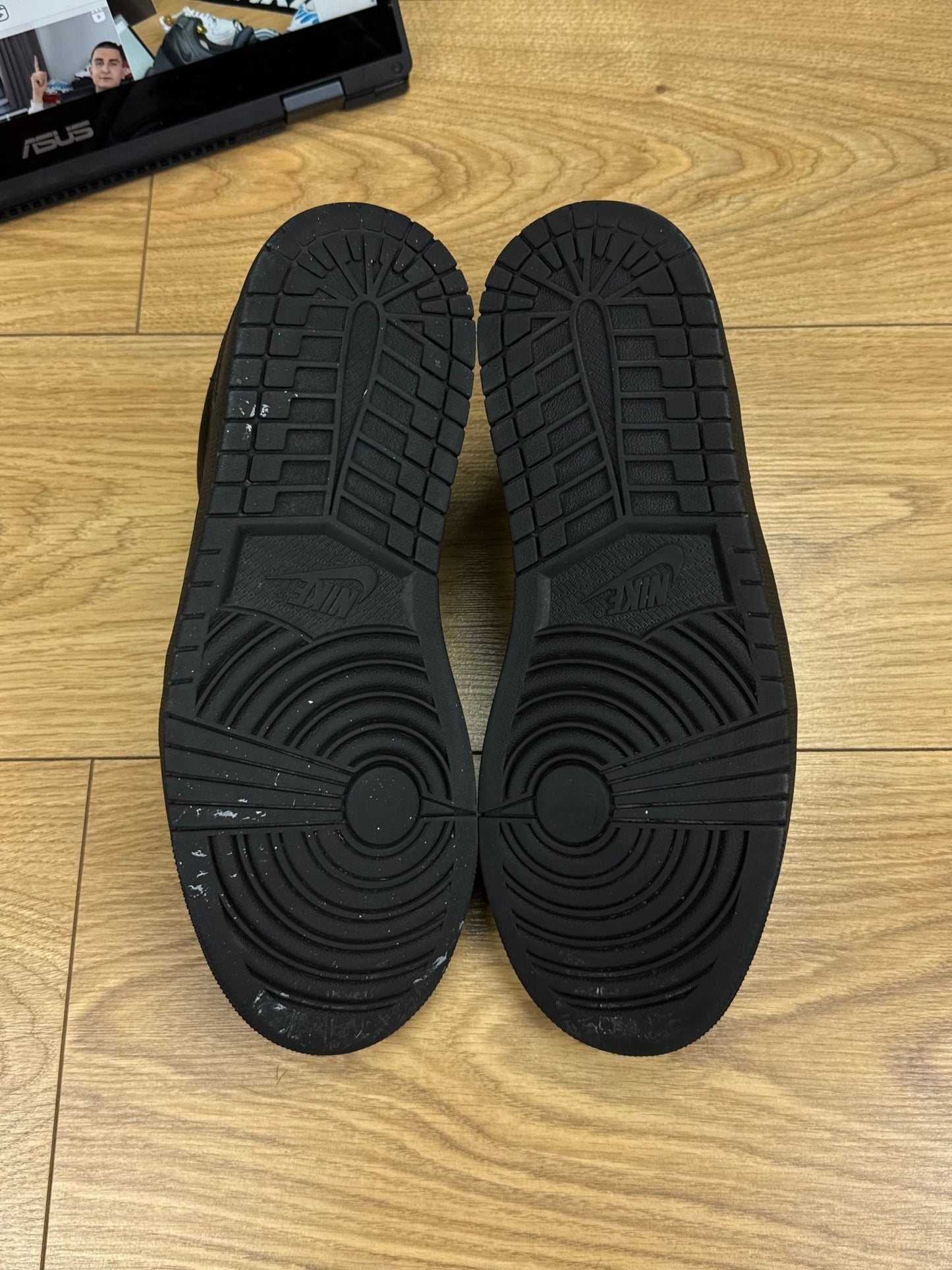 Nike Air Jordan 1 Low (42.5)