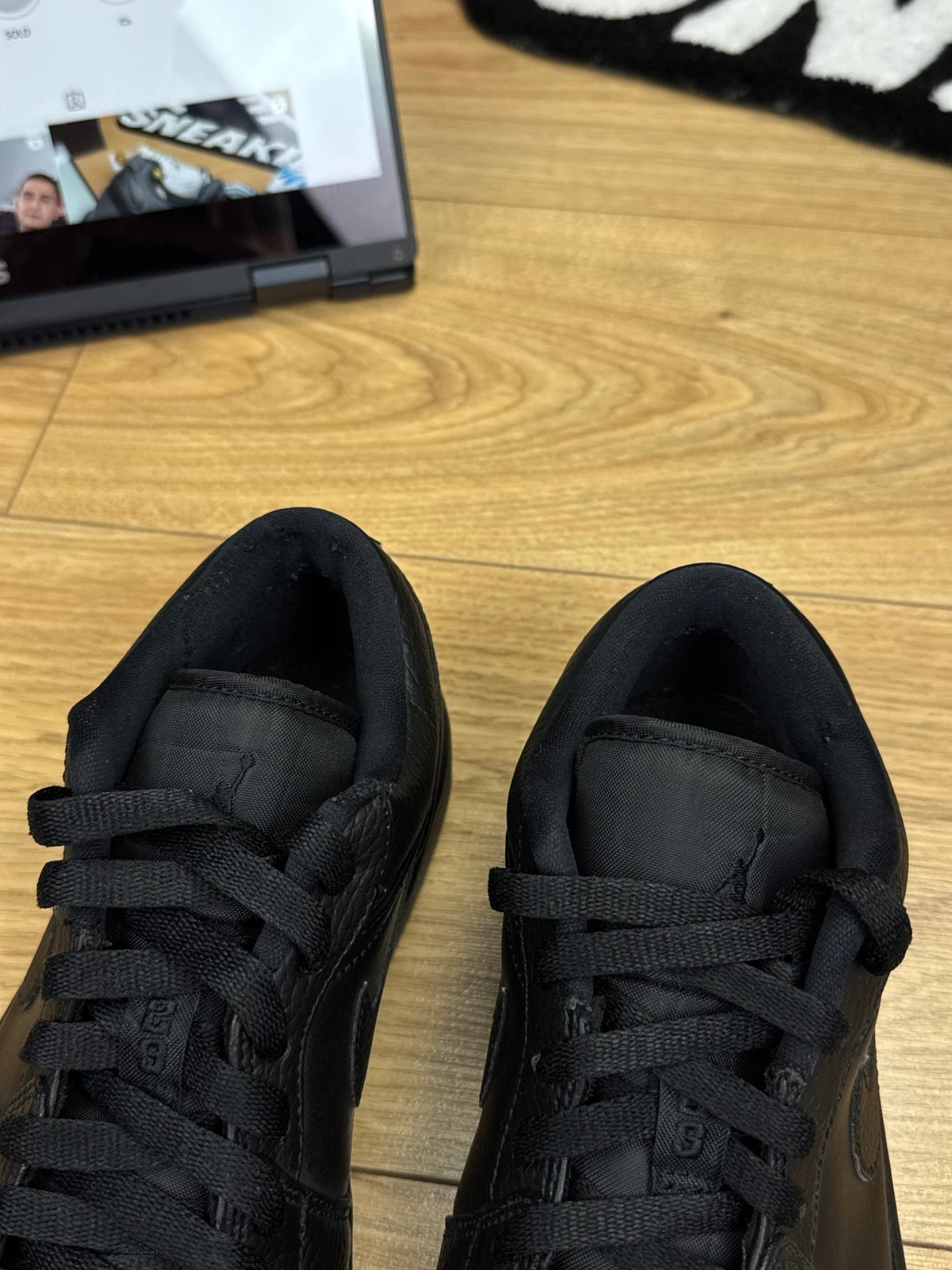 Nike Air Jordan 1 Low (42.5)