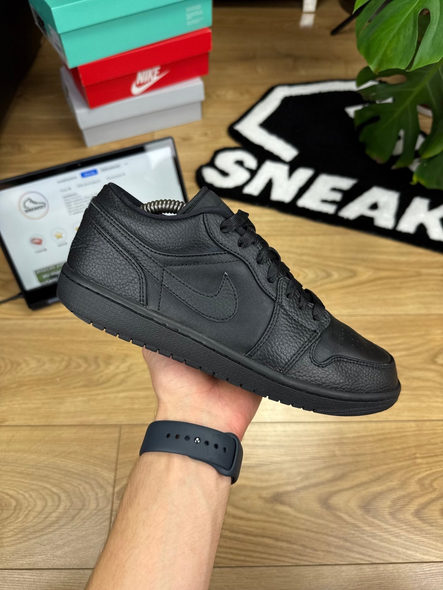 Nike Air Jordan 1 Low (42.5)