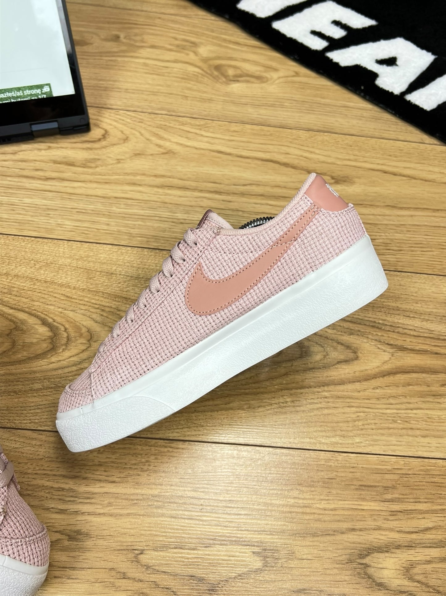 Nike Blazer Low Platform (40)