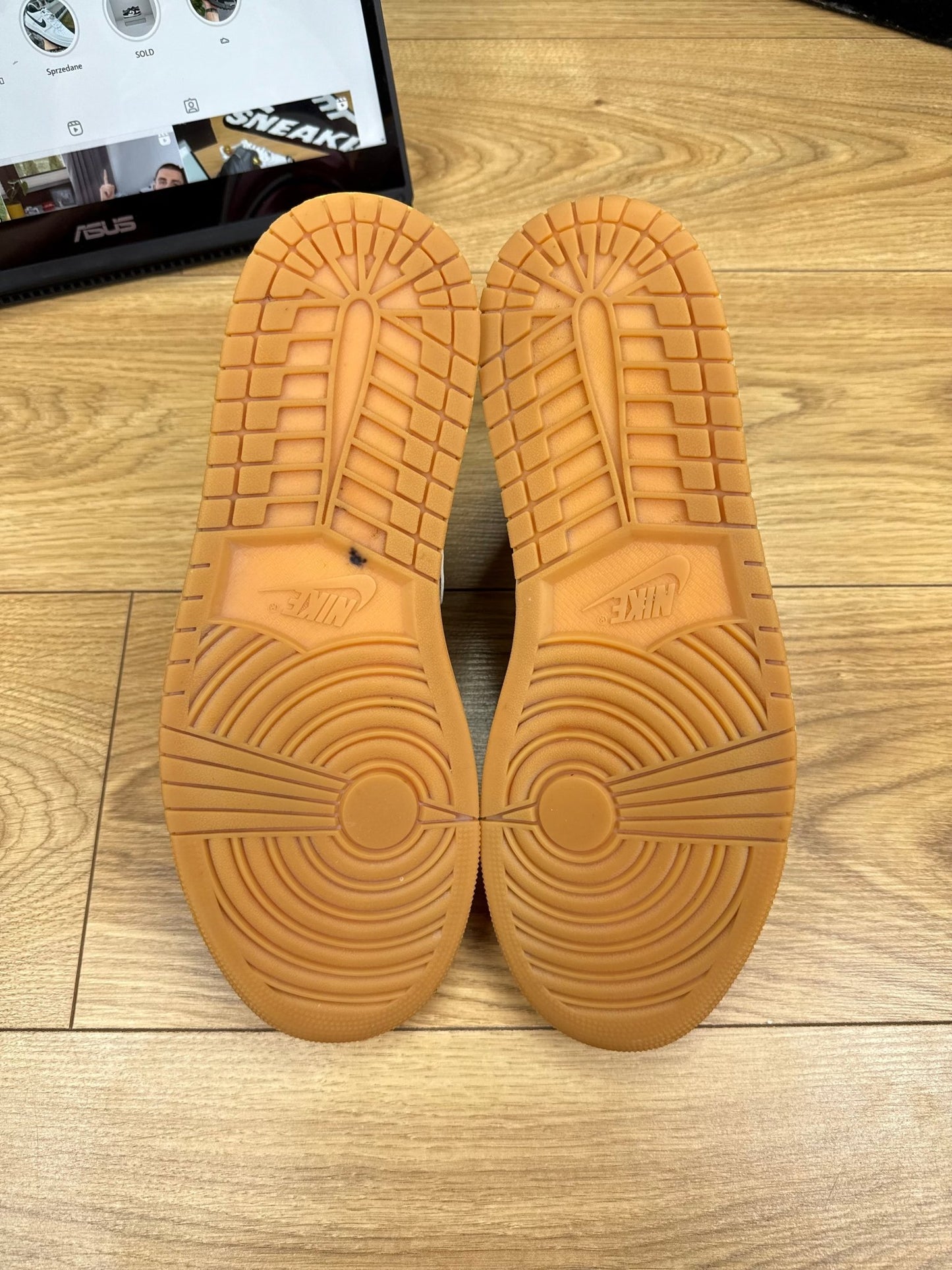 Nike Air Jordan 1 Mid (45)