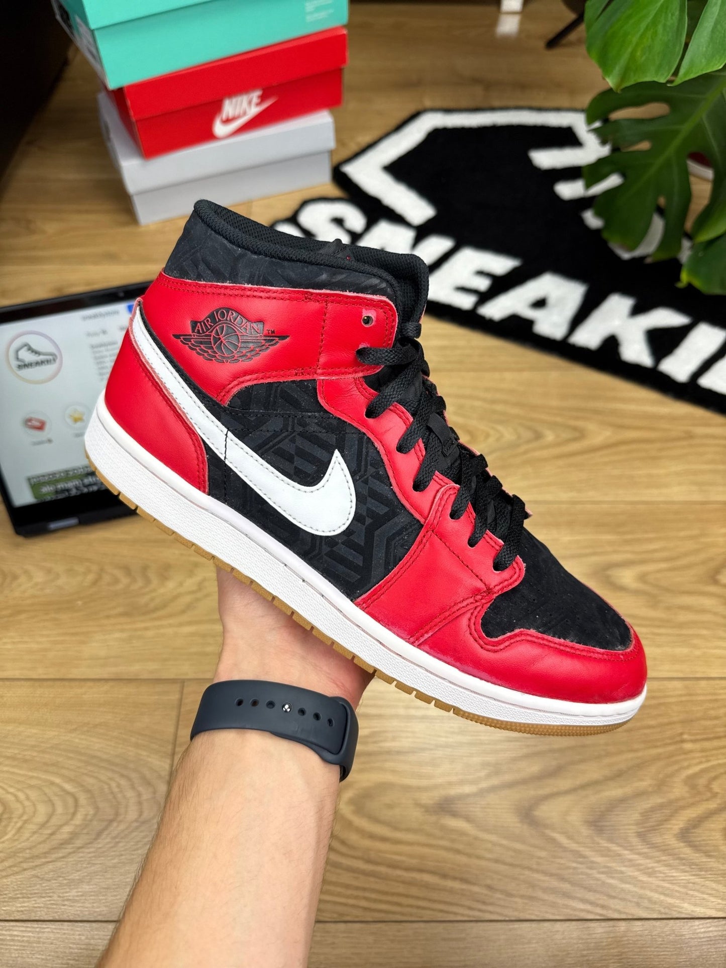 Nike Air Jordan 1 Mid (45)