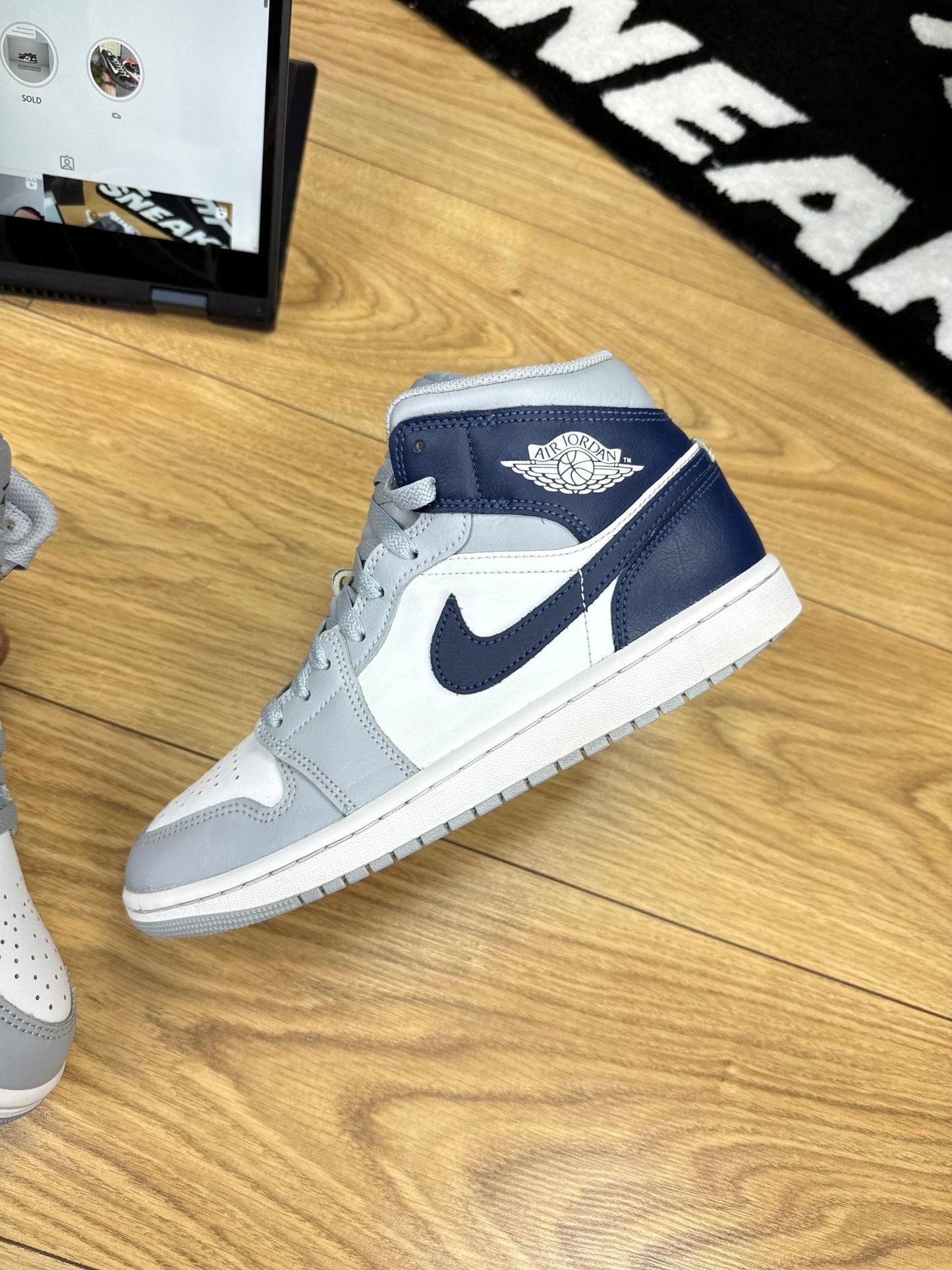 Nike Air Jordan 1 Mid (41)
