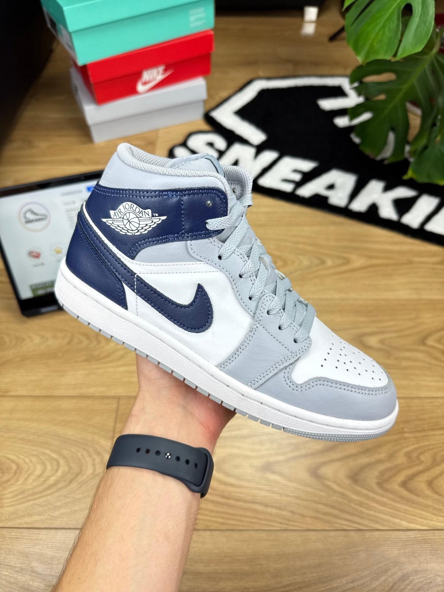 Nike Air Jordan 1 Mid (41)