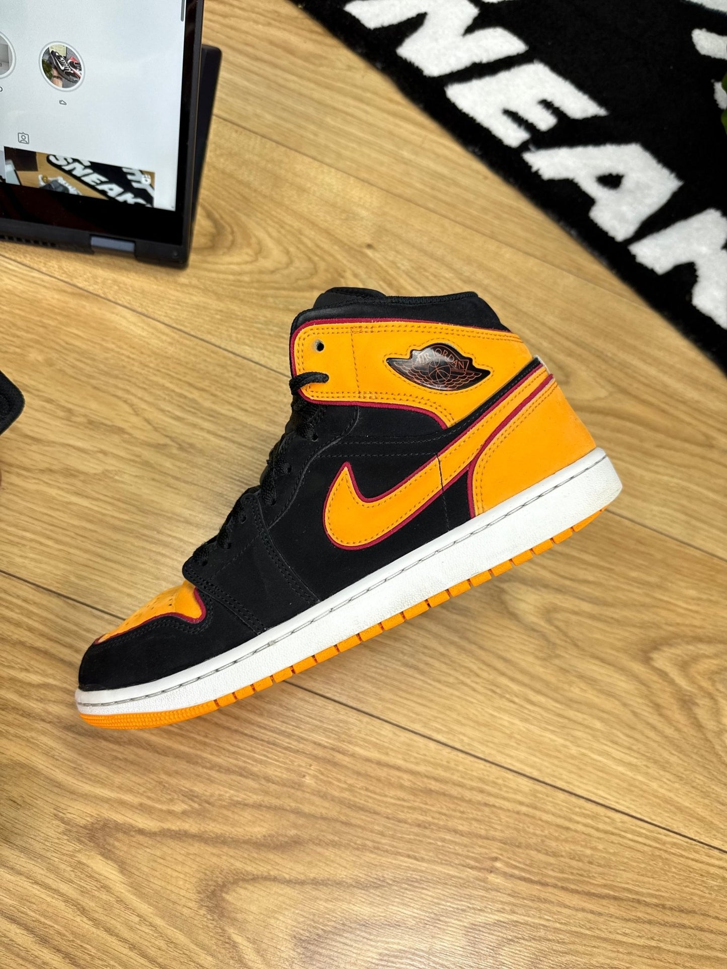Nike Air Jordan 1 Mid (44)