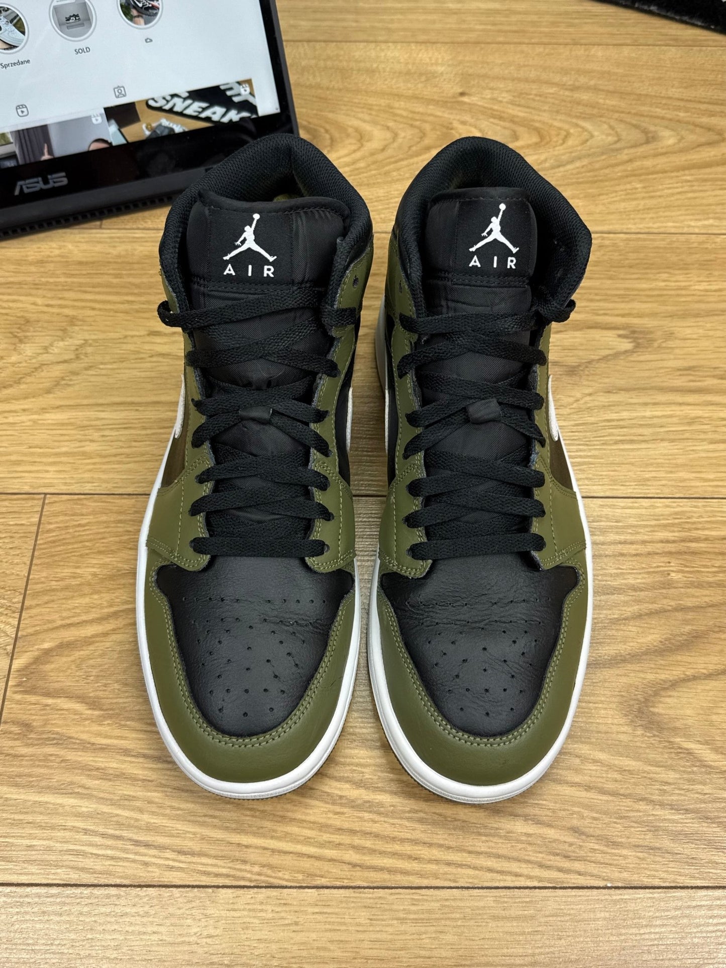 Nike Air Jordan 1 Mid (45)