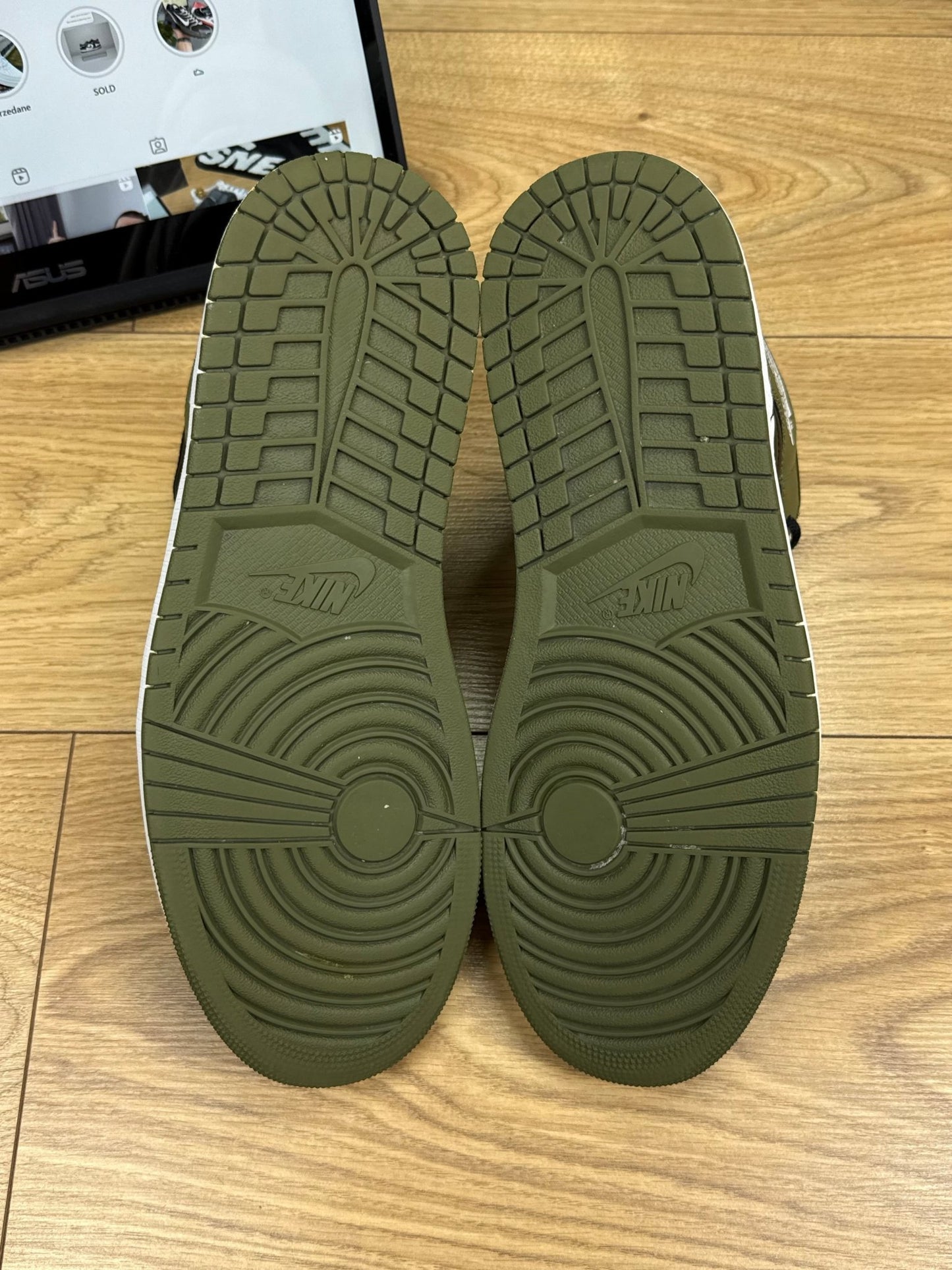 Nike Air Jordan 1 Mid (45)