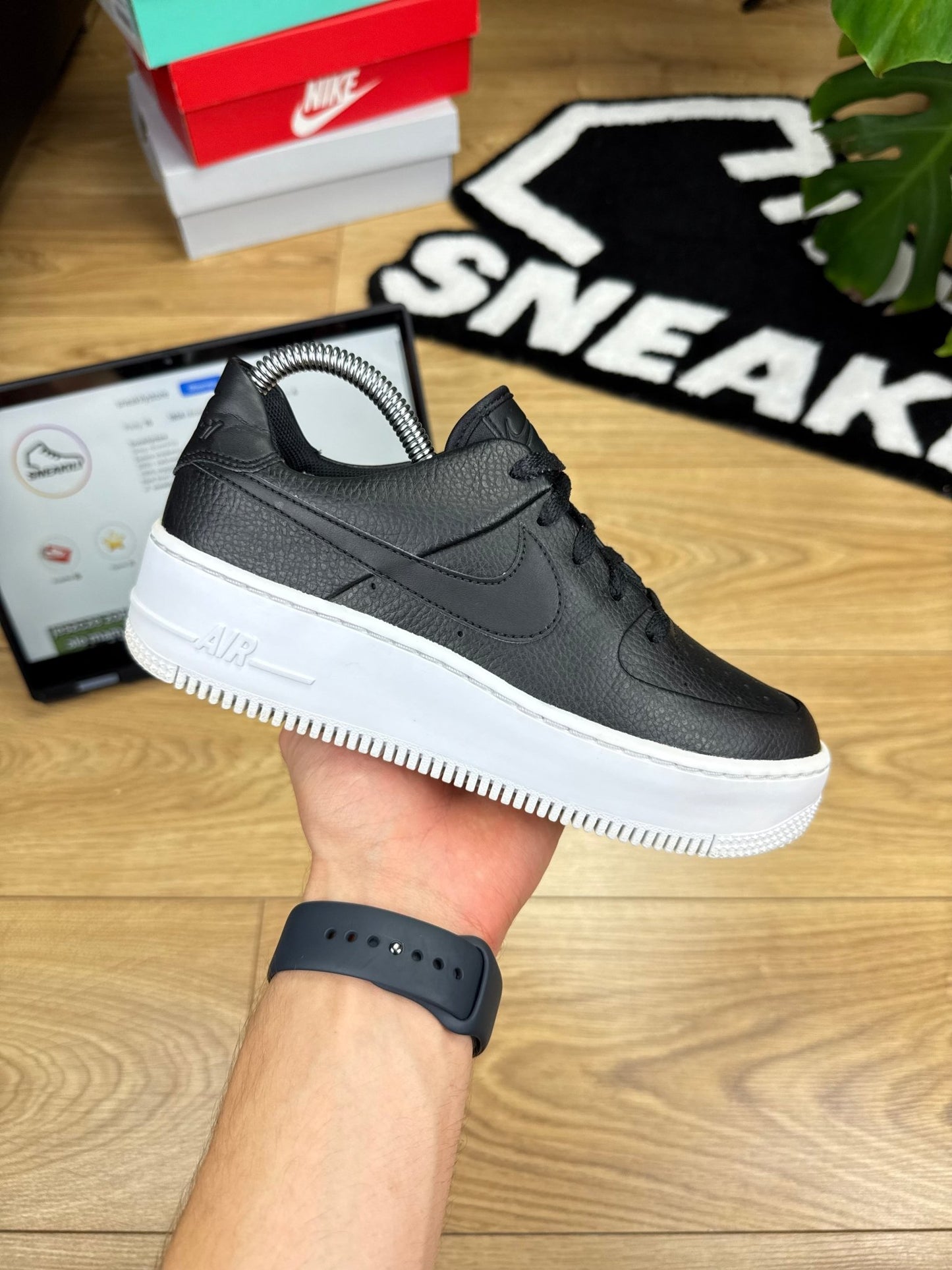 Nike Air Force 1 Sage (36.5)