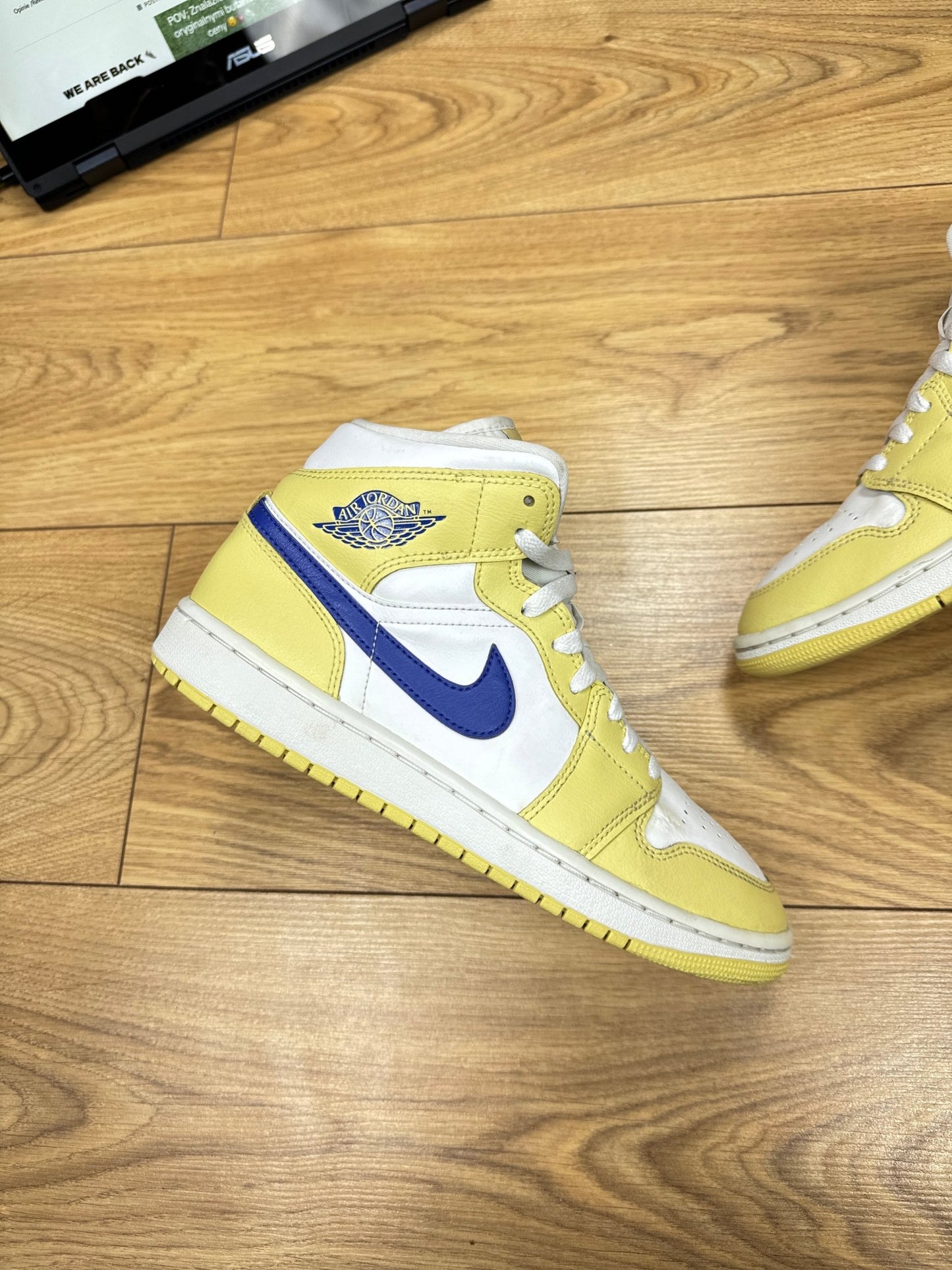 Nike Air Jordan 1 Mid (40.5)