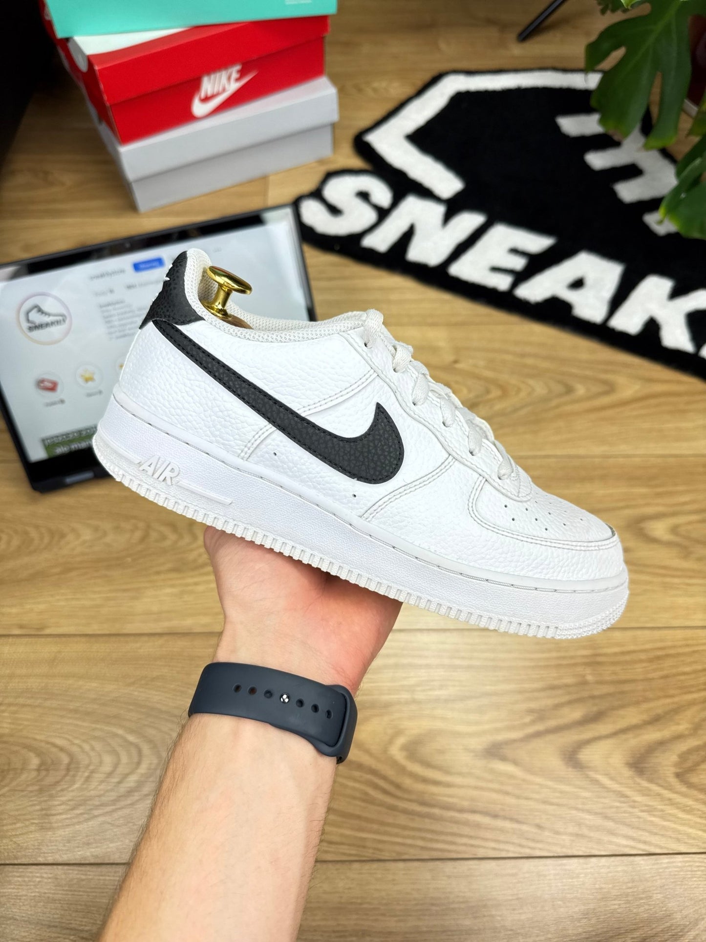 Nike Air Force 1 Low (40)