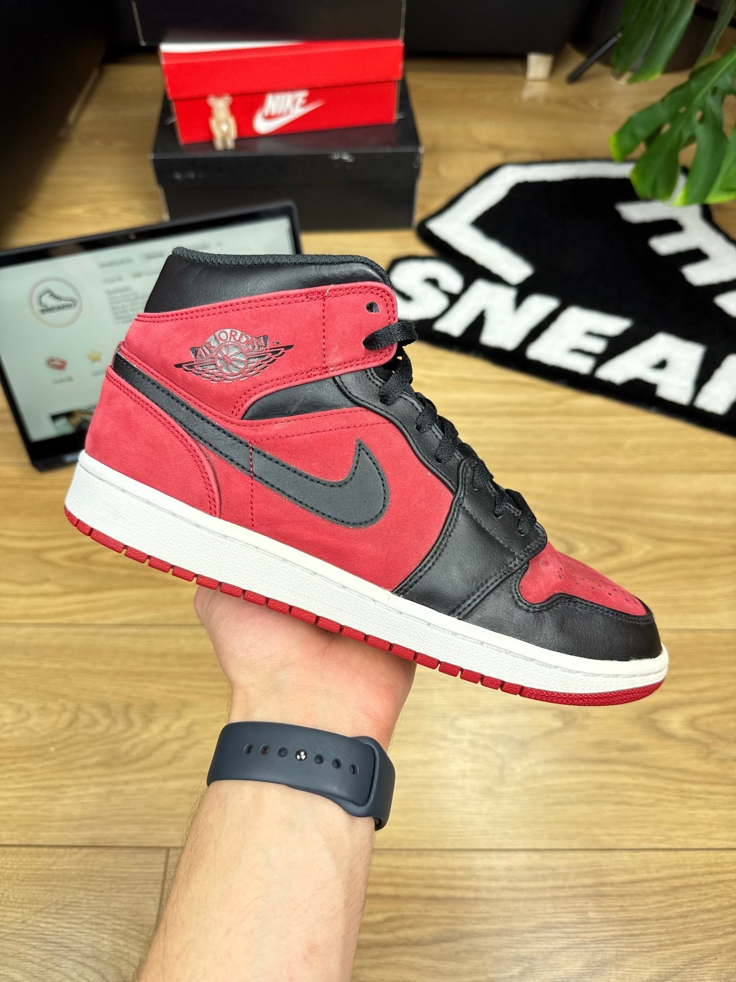 Nike Air Jordan 1 Mid (42)