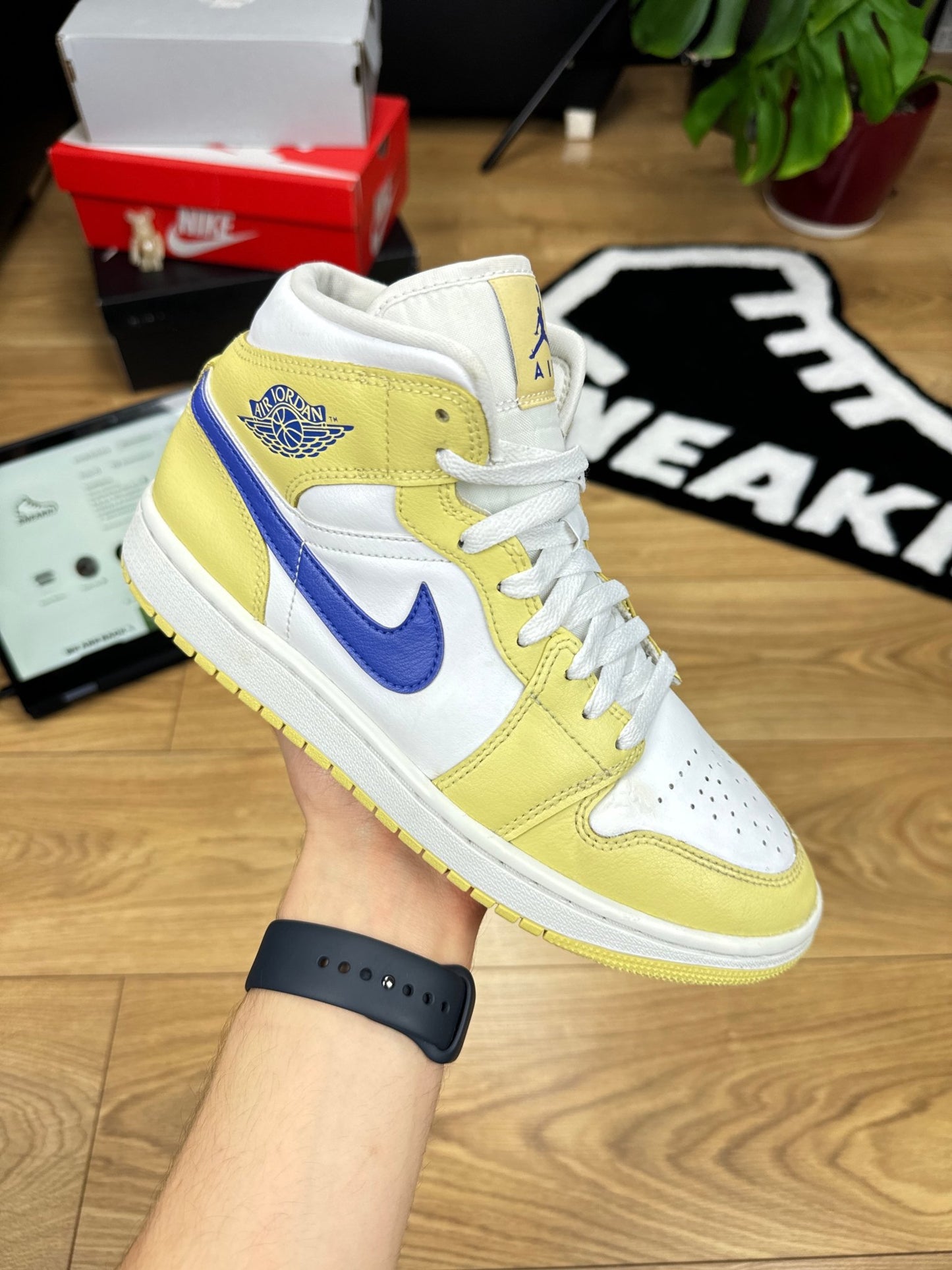 Nike Air Jordan 1 Mid (40.5)