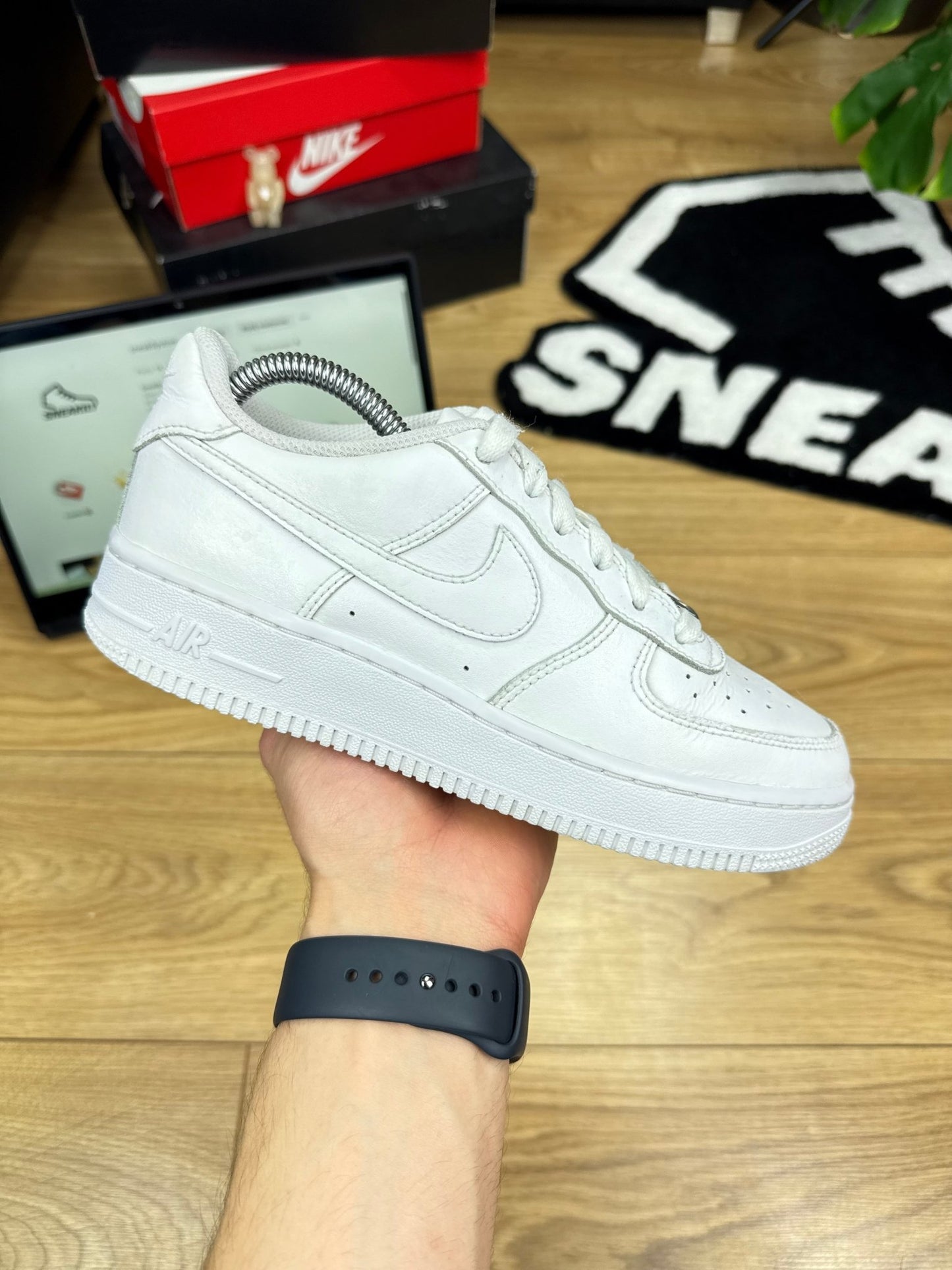 Nike Air Force 1 Low (37.5)