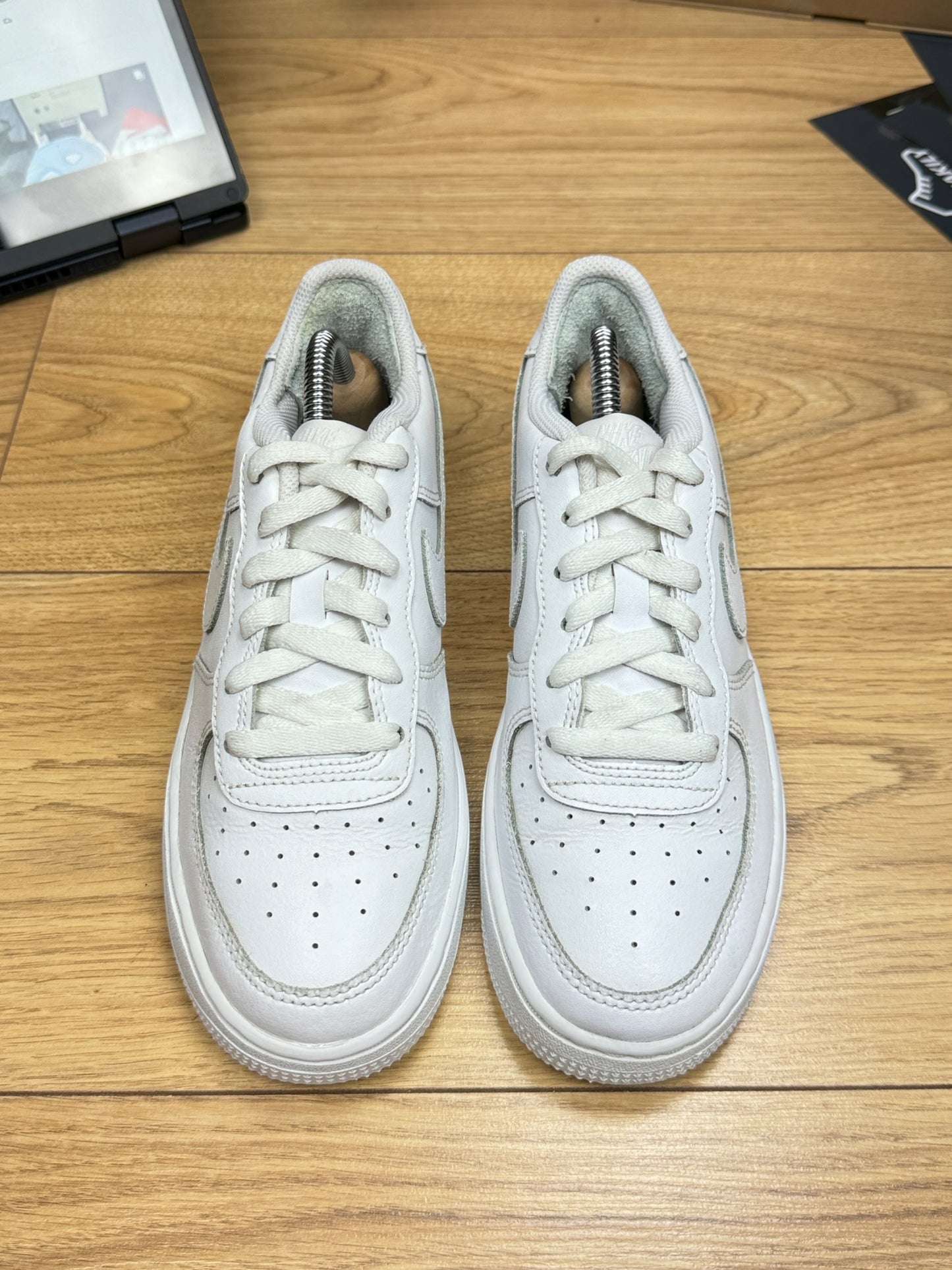 Nike Air Force 1 Low (37.5)