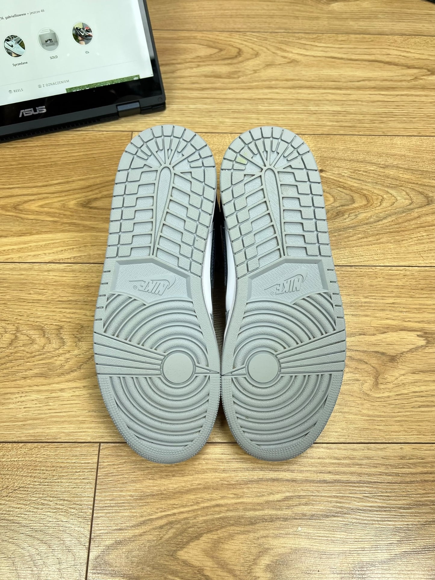 Nike Air Jordan 1 Mid (43)