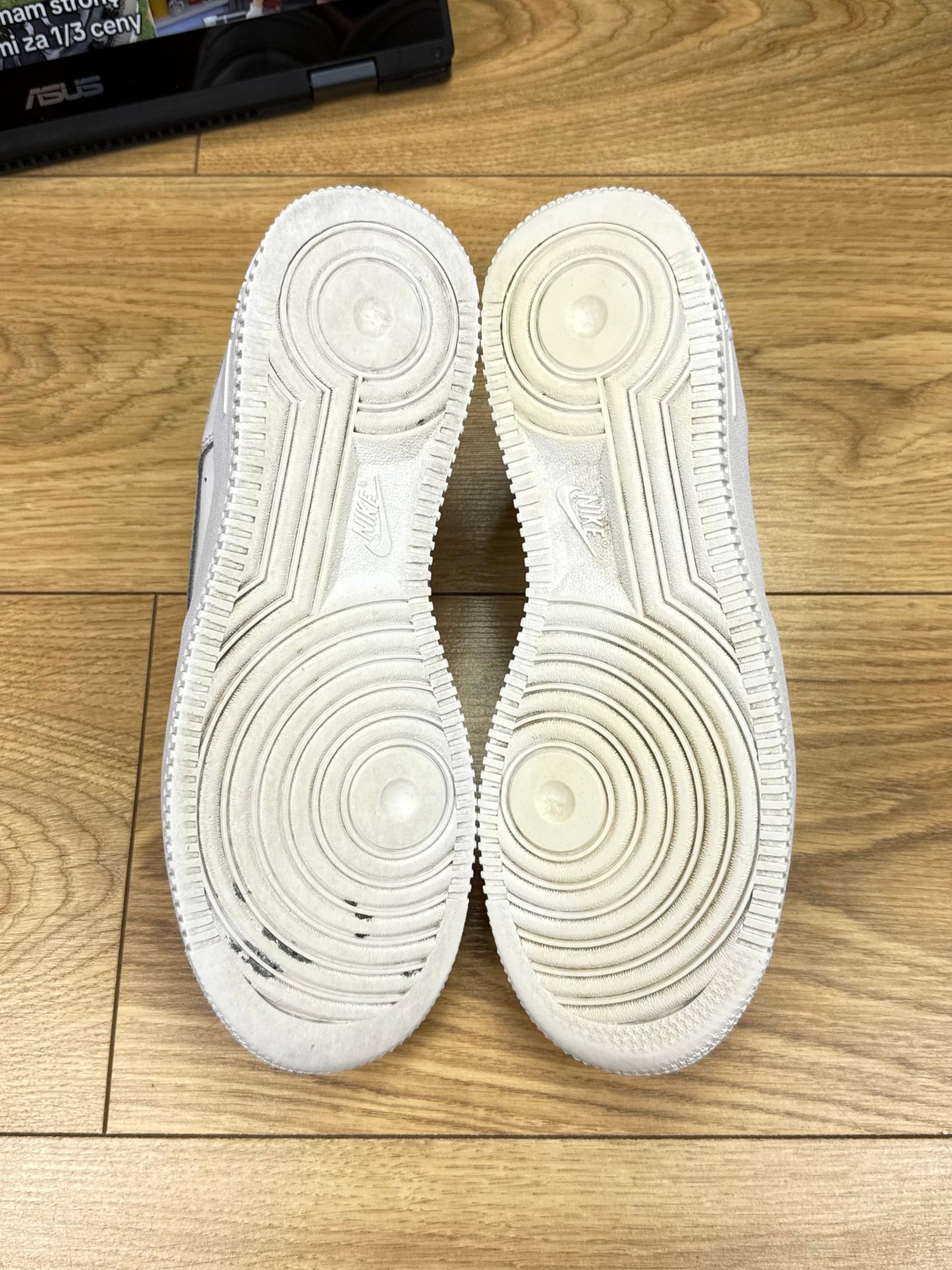 Nike Air Force 1 Low (40)