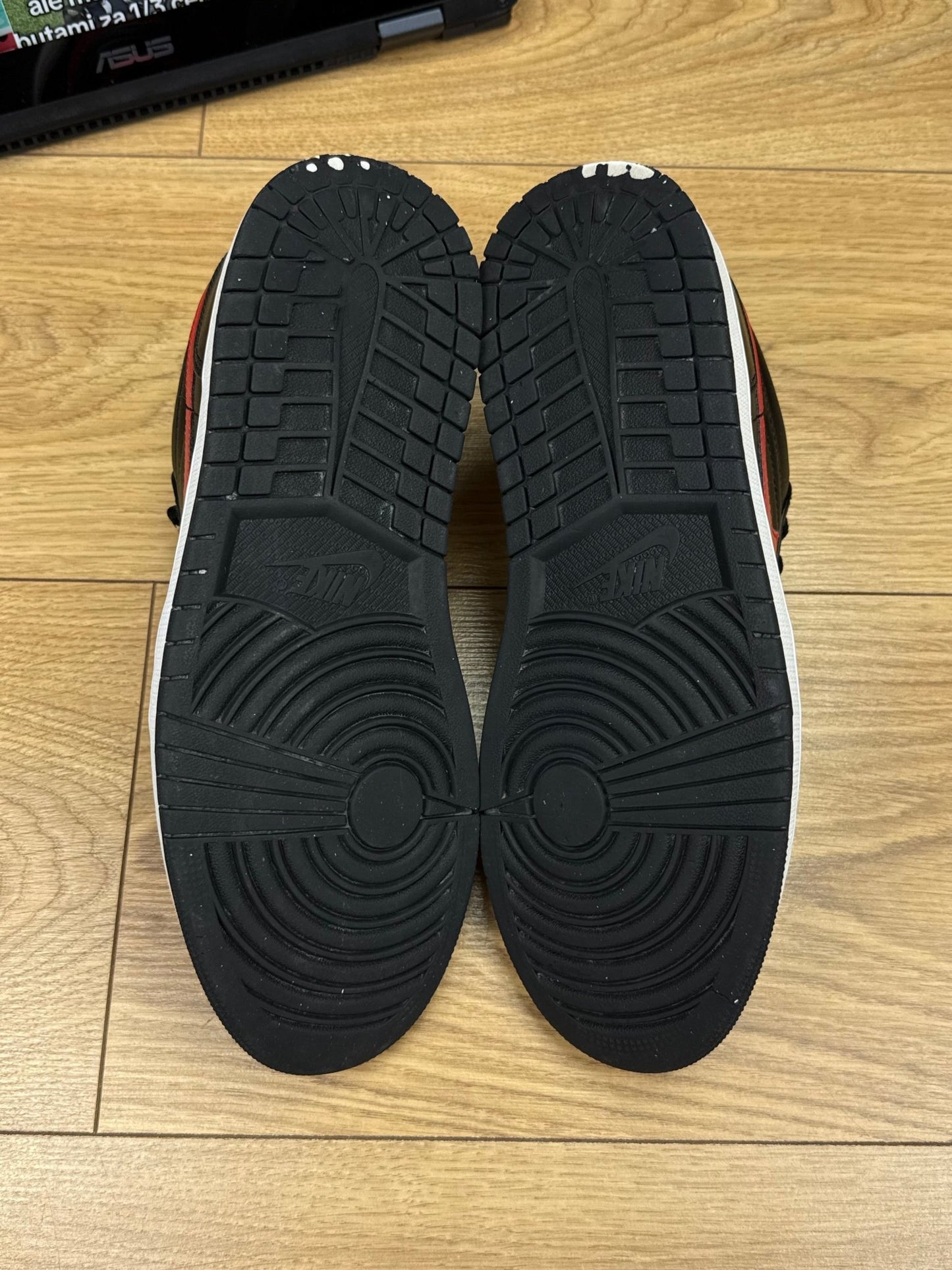 Nike Air Jordan 1 Low (42)