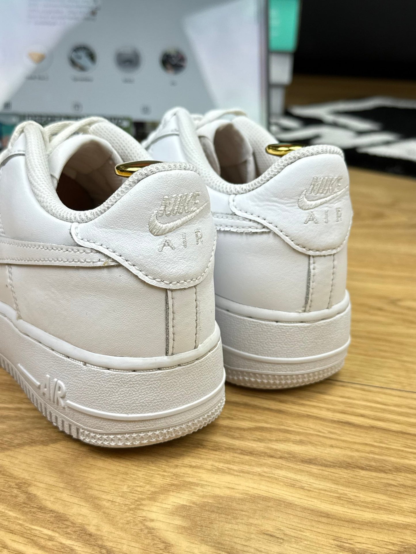 Nike Air Force 1 Low (38.5)
