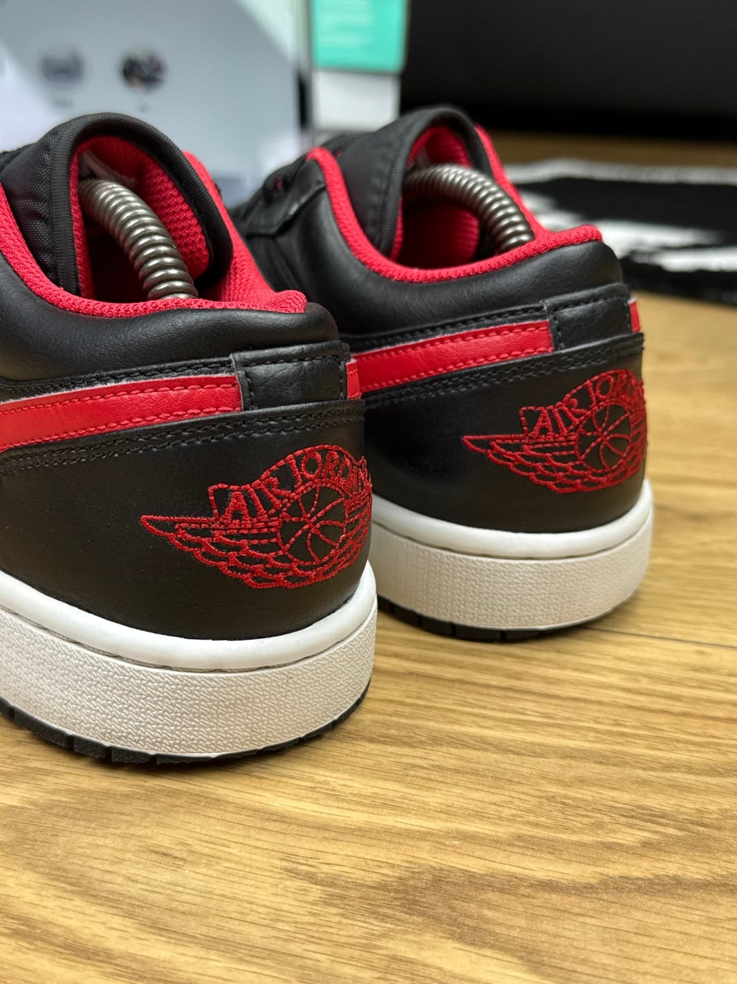 Nike Air Jordan 1 Low (42.5)
