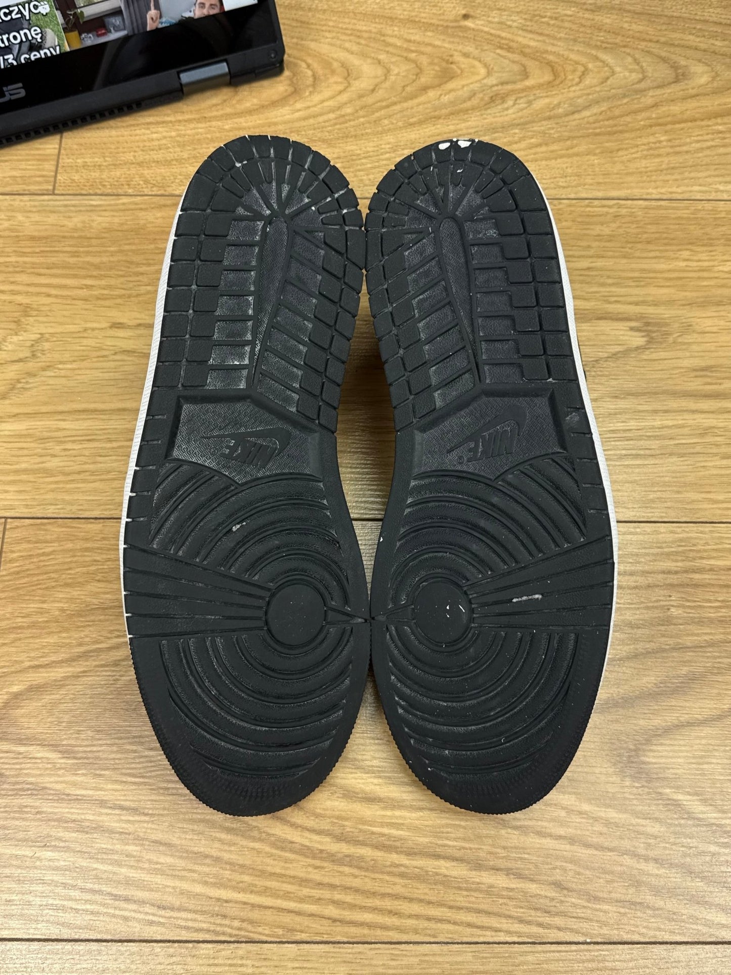 Nike Air Jordan 1 Low (42.5)