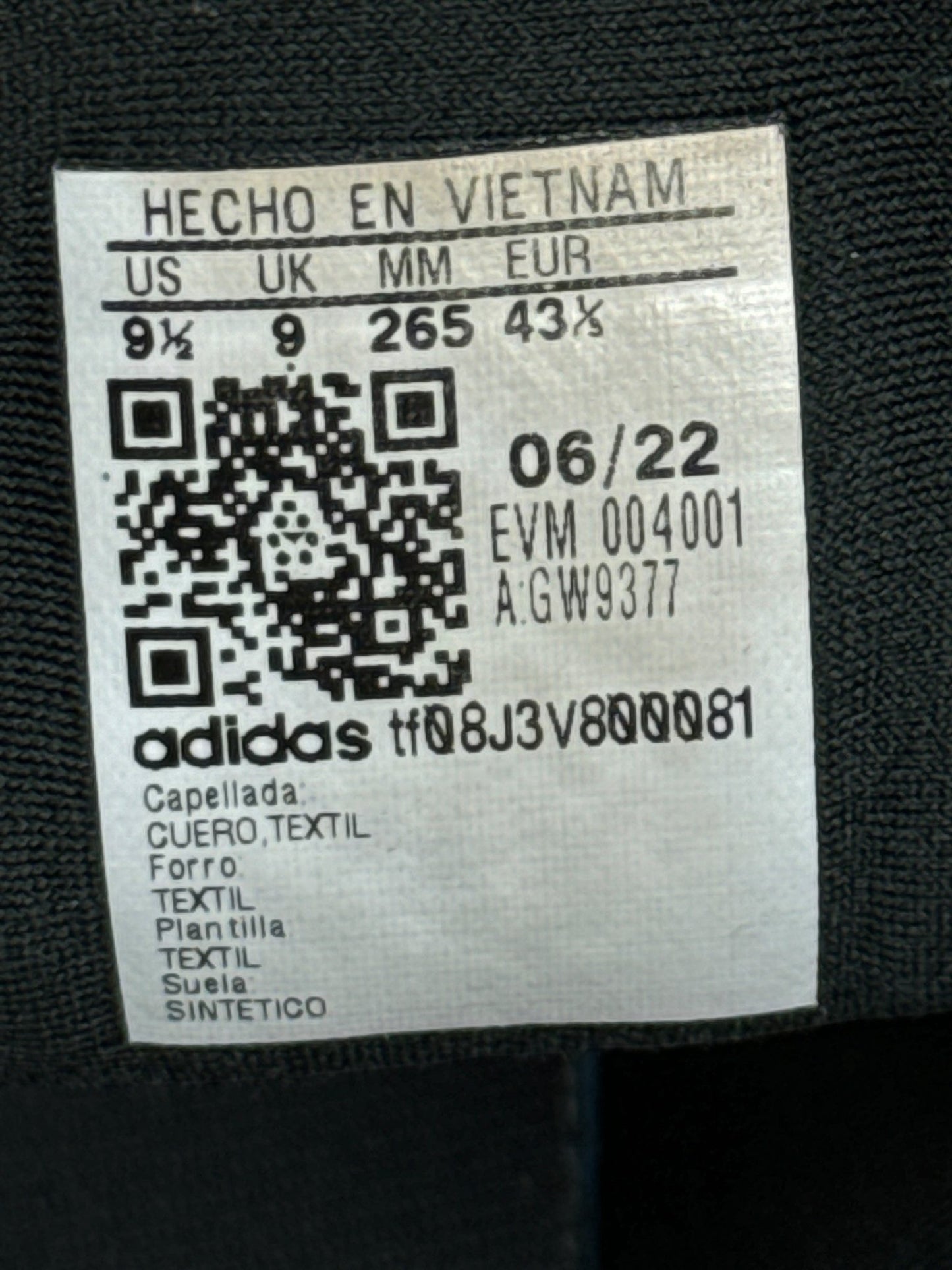 Adidas Ozelia (43 1/3)