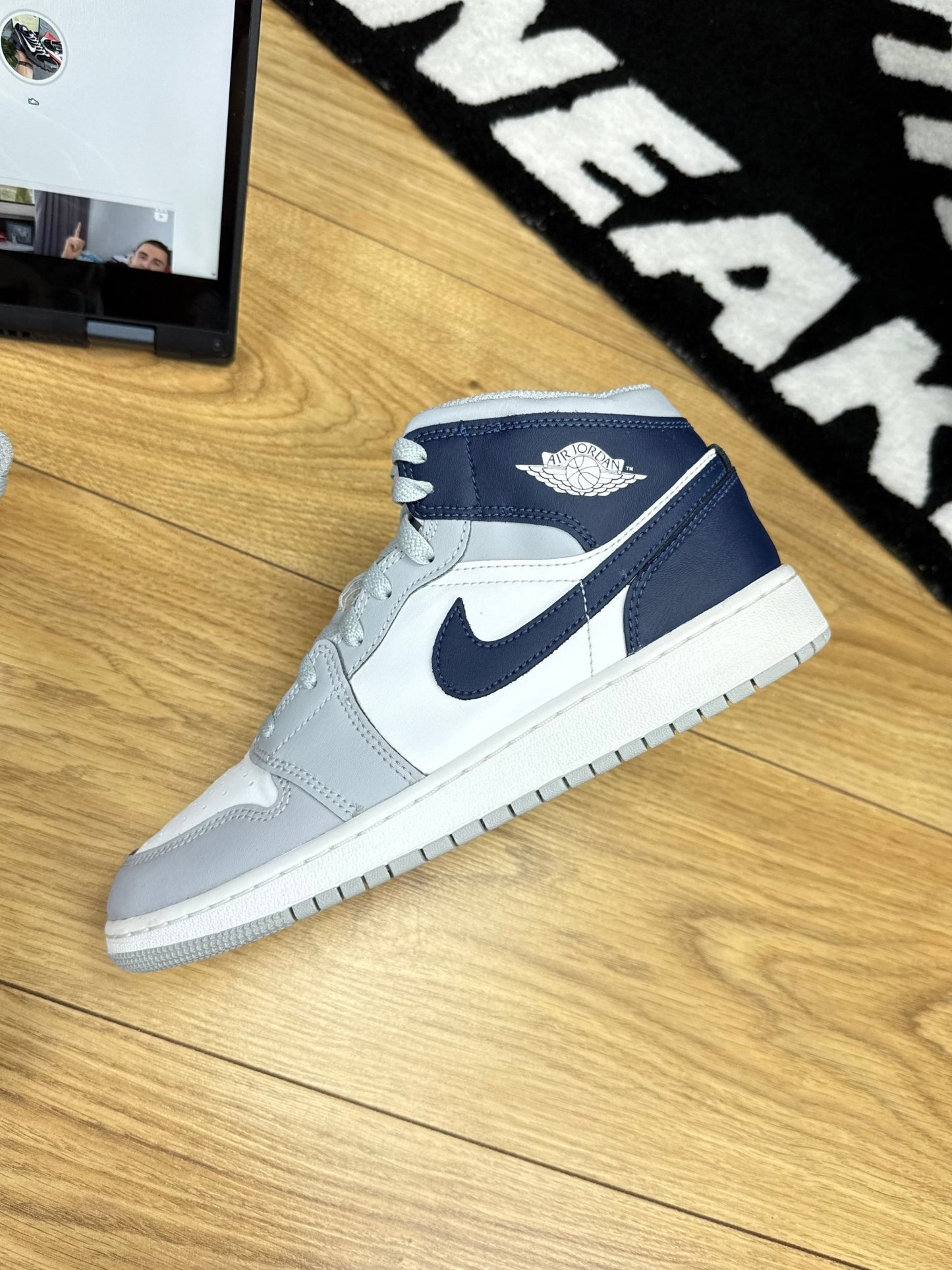 Nike Air Jordan 1 Mid (39)