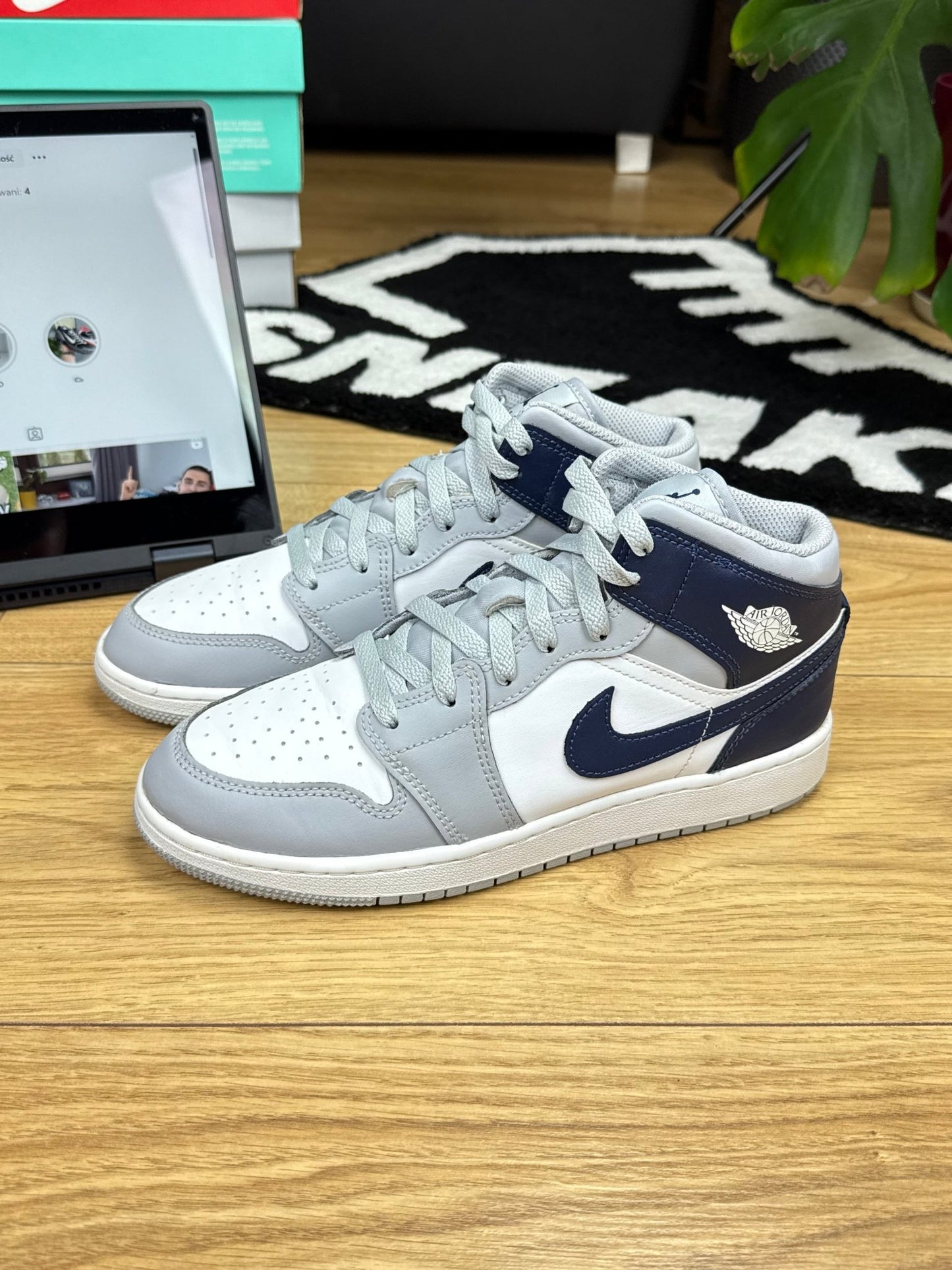 Nike Air Jordan 1 Mid (39)