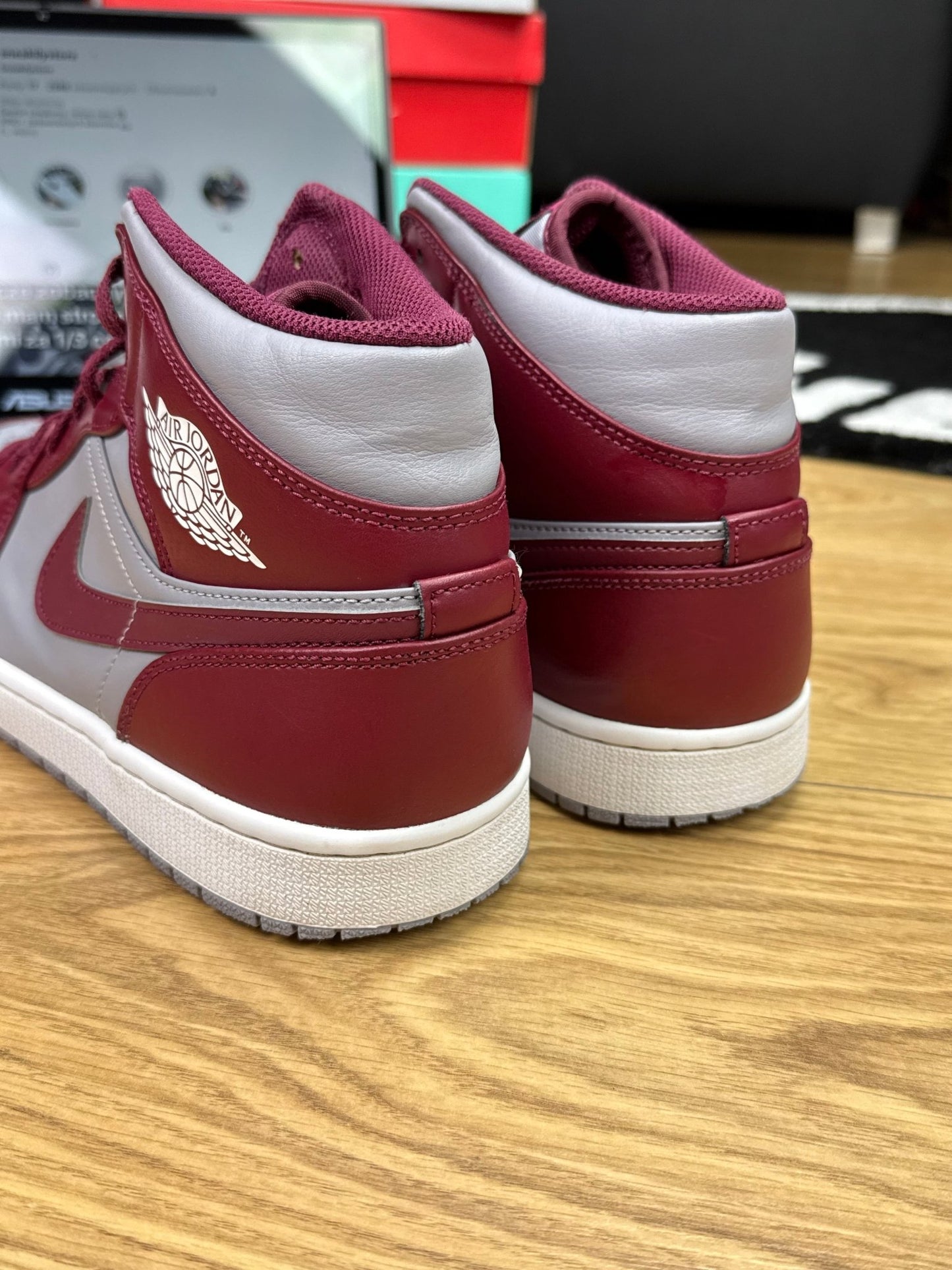 Nike Air Jordan 1 Mid (45.5)