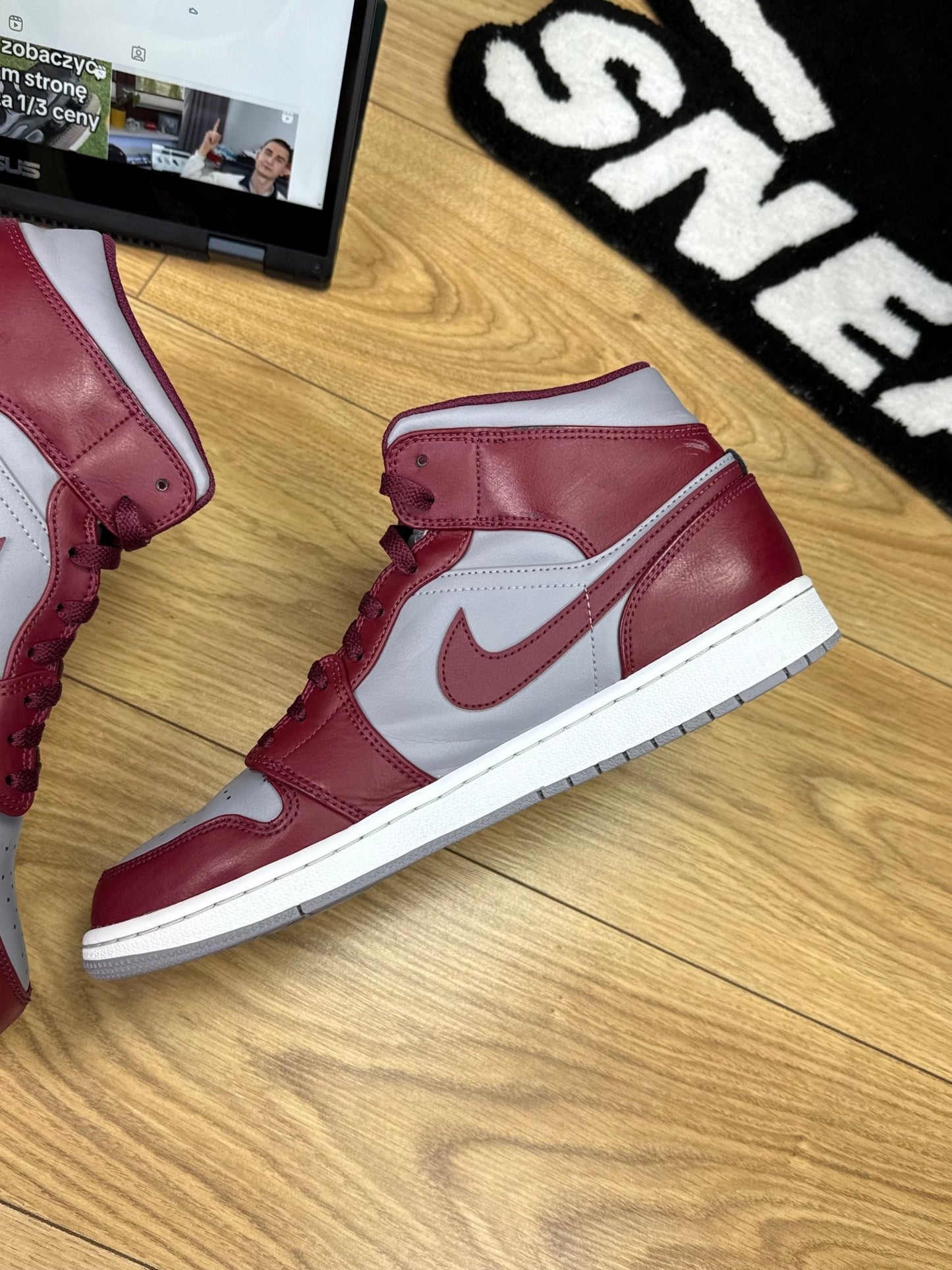 Nike Air Jordan 1 Mid (45.5)