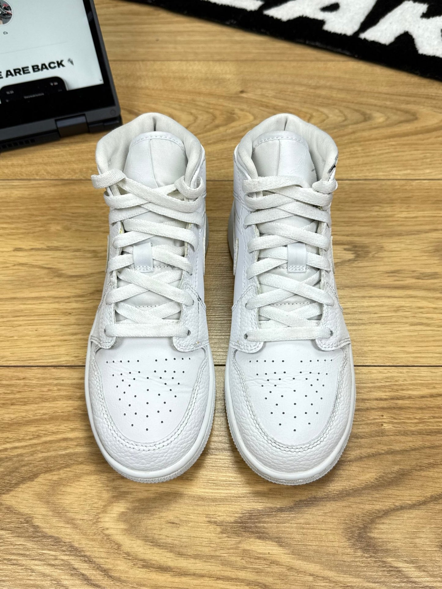 Nike Air Jordan 1 Mid (37.5)