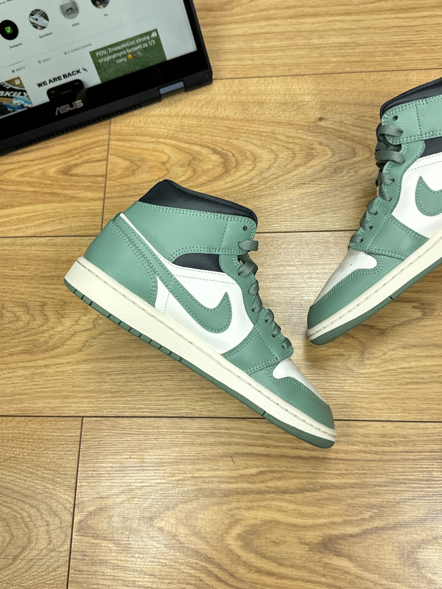 Nike Air Jordan 1 Mid (39)