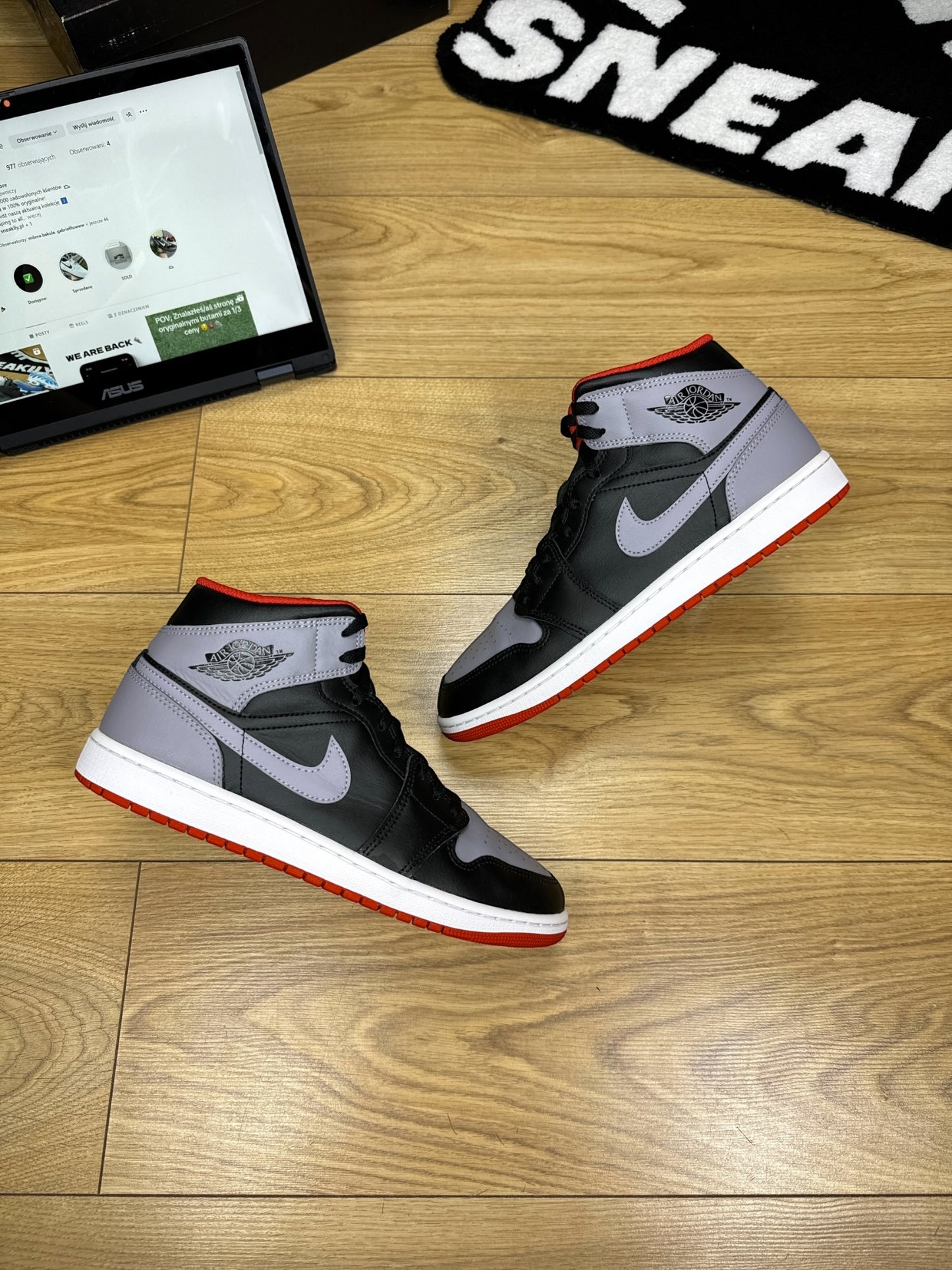 Nike Air Jordan 1 Mid (44)